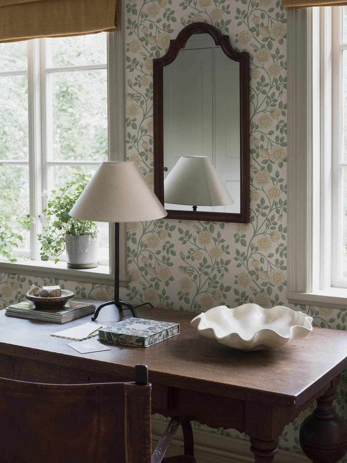 ELSA White and Yellow Floral Pattern Wallpaper