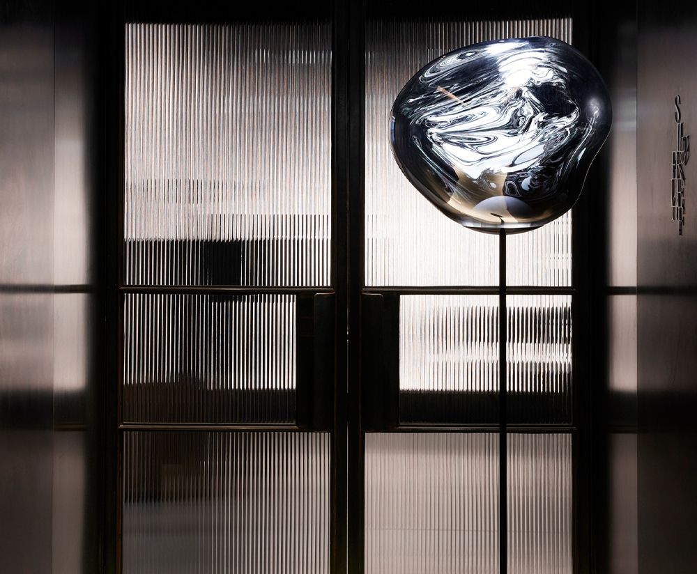 Stolná lampa MELT SLIM strieborná