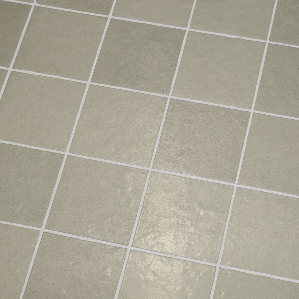 Bočný vonkajší stolík MATEO teplá šedá