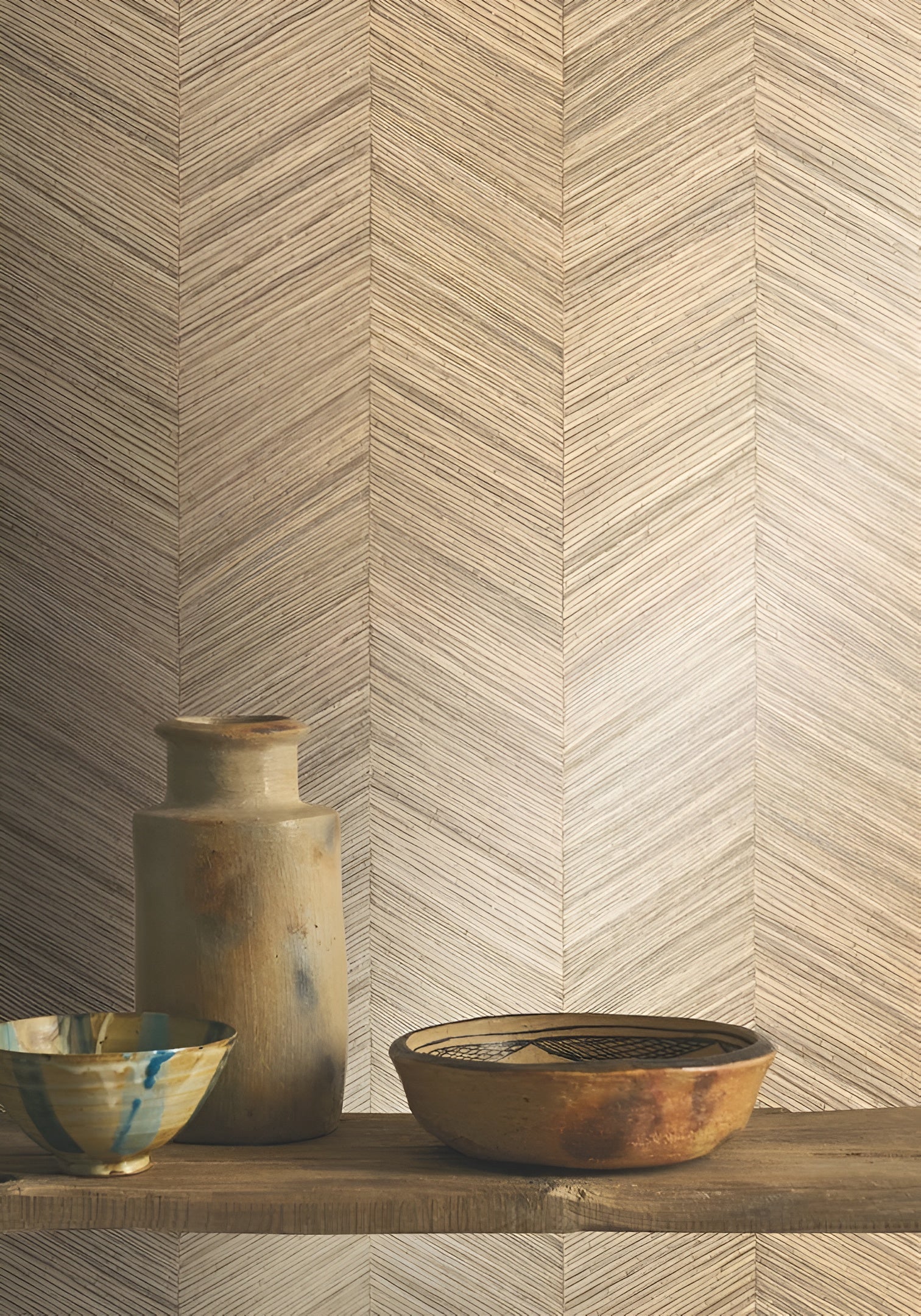 Geometric structural wallpaper mimicking wood with herringbone pattern OCOTEA - PEARL pearly beige