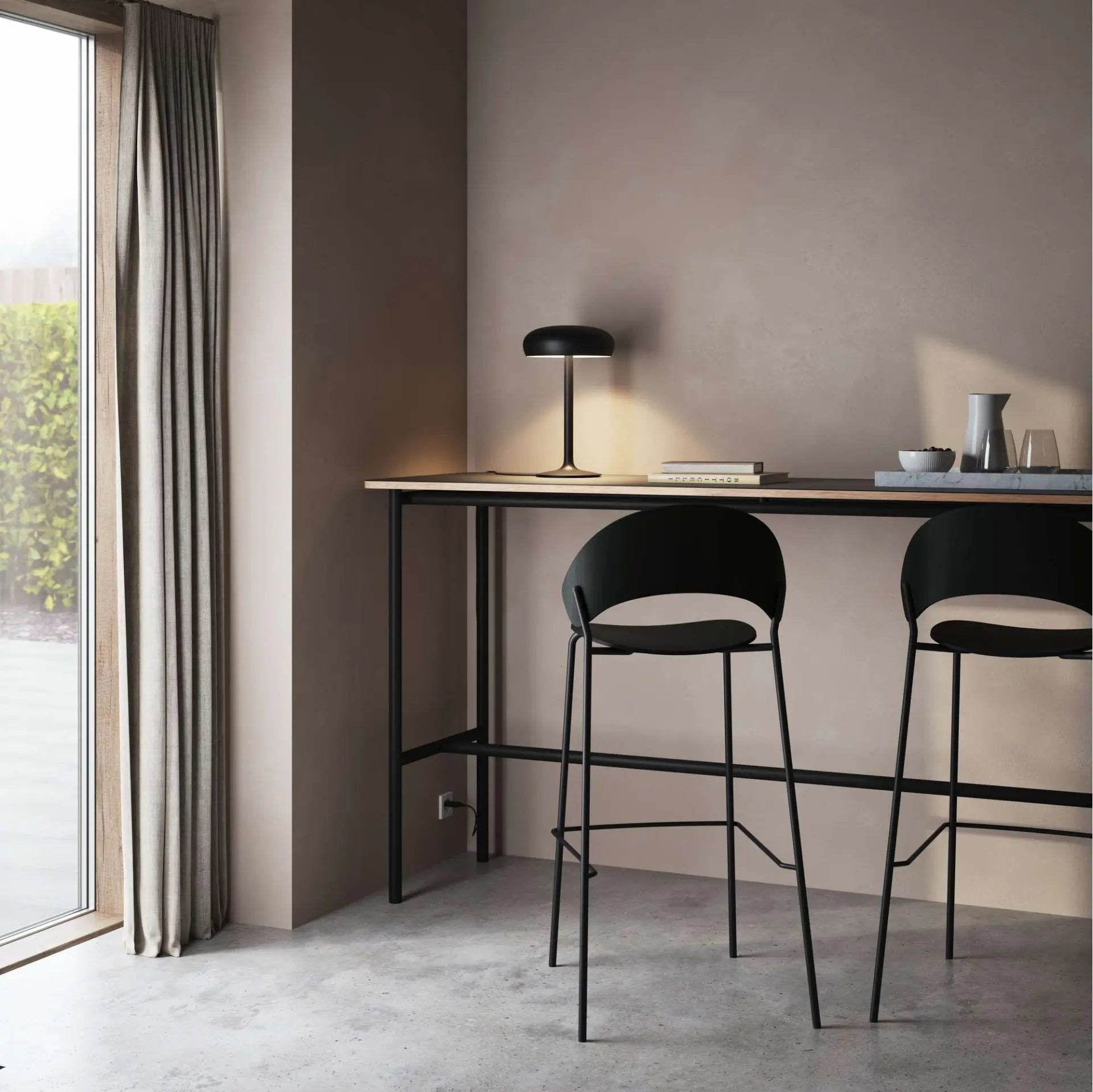 EMENDO black table lamp