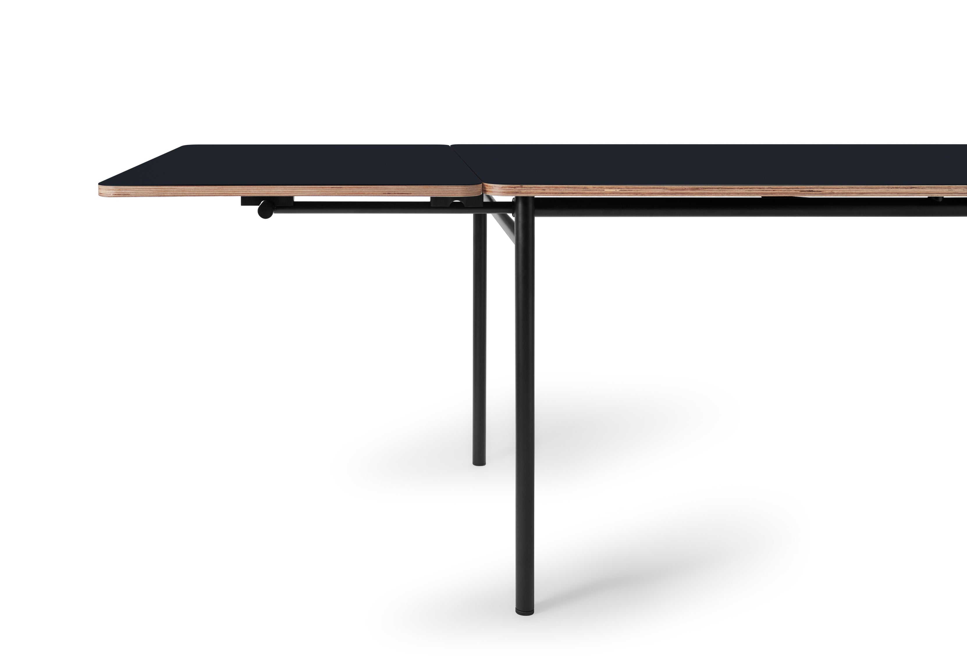 TAFFEL black extendable table