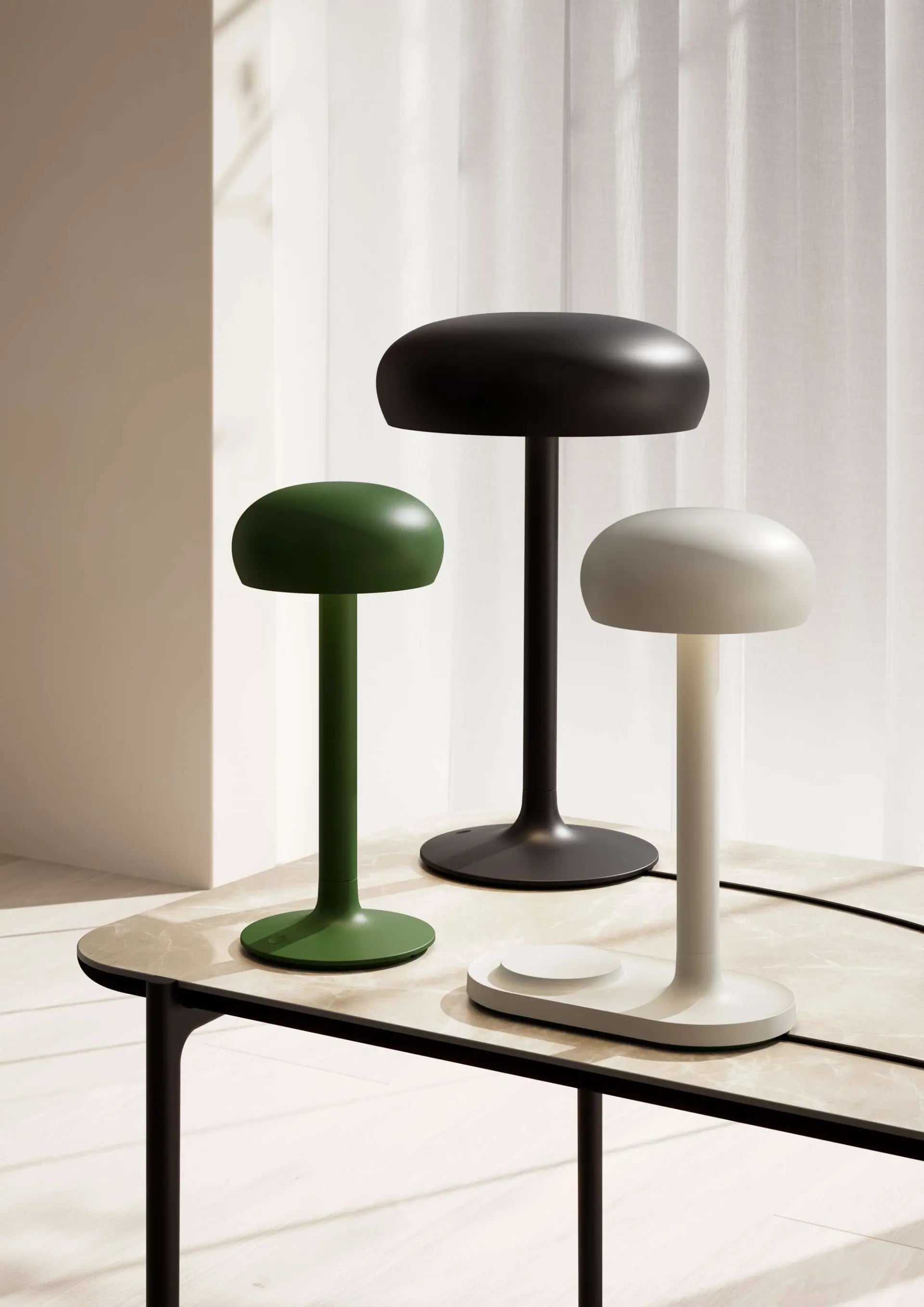 EMENDO black table lamp