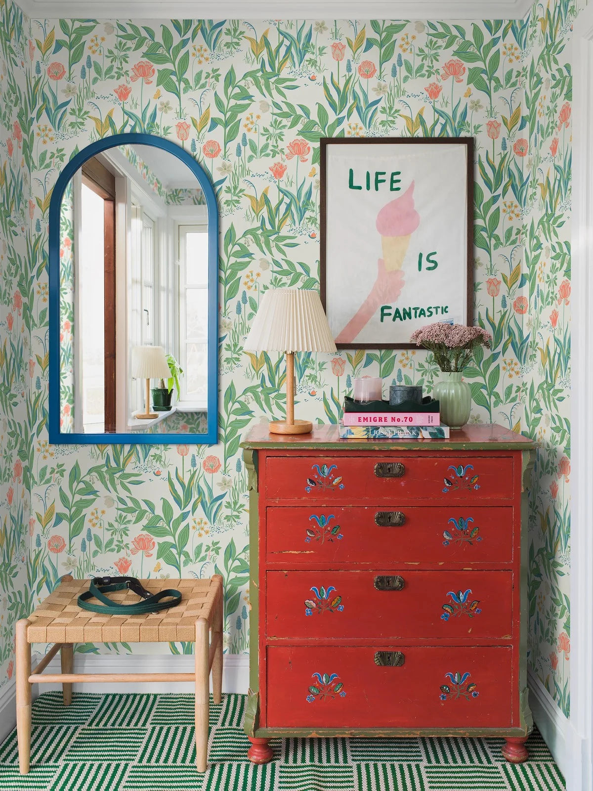 Tapeta s rastlinným vzorom kvetov JARNÁ ZÁHRADA biela so zelenou