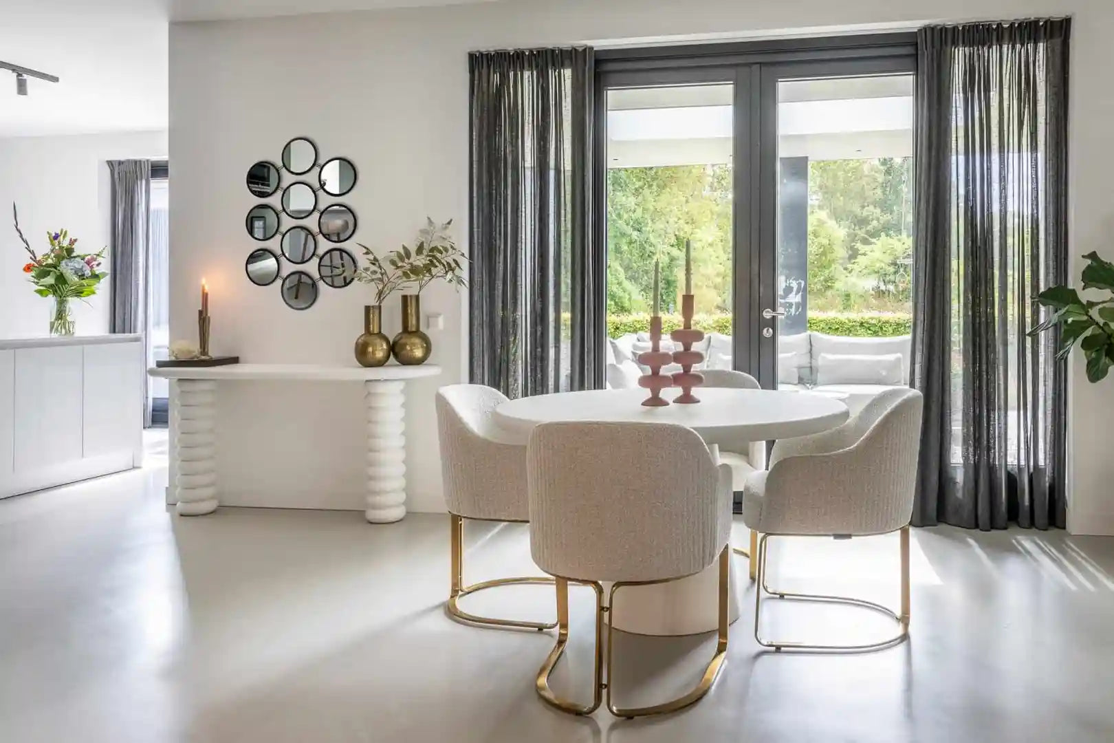 BLOOMSTONE Console White