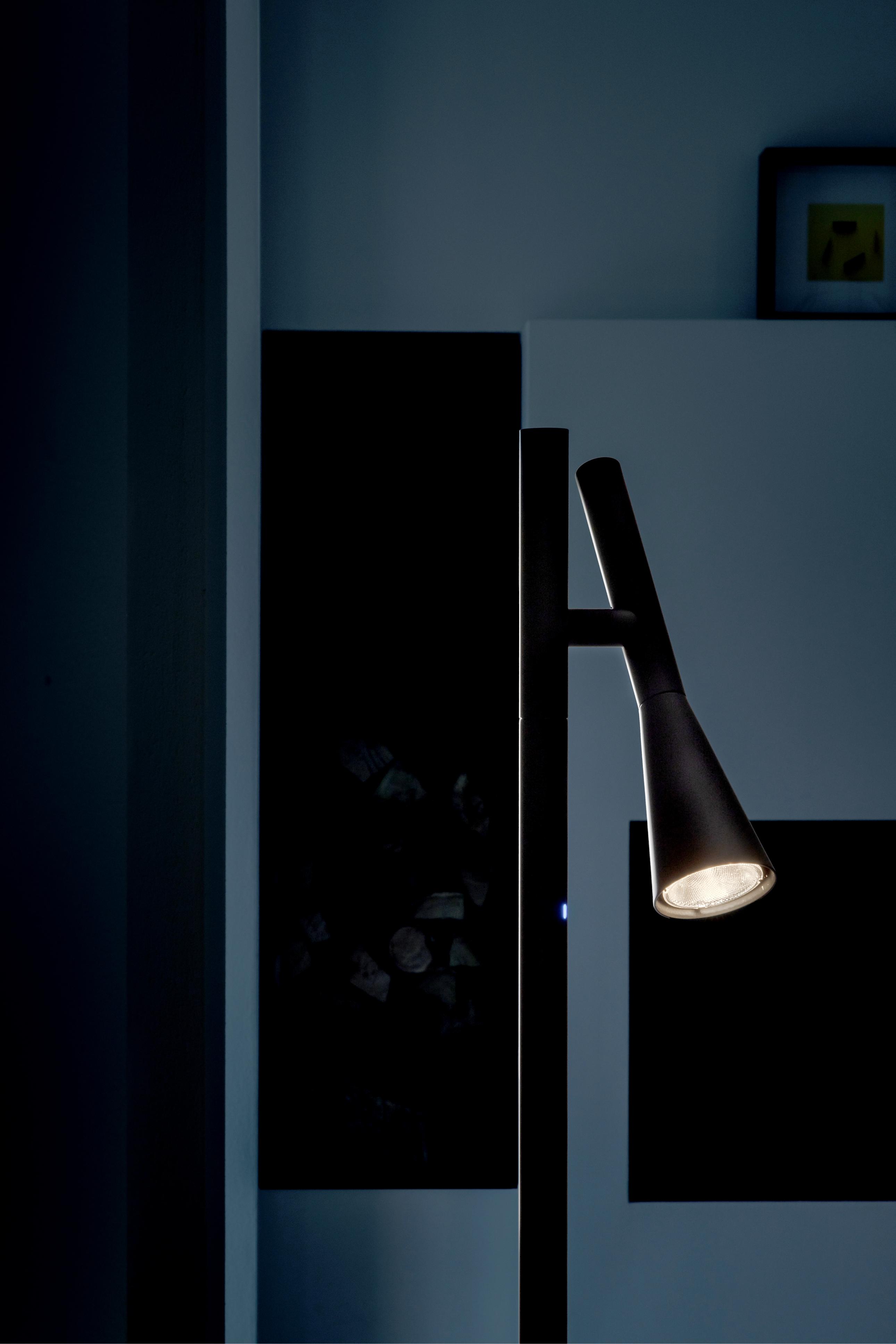 Lampa podłogowa COLIBRÌ czarny
