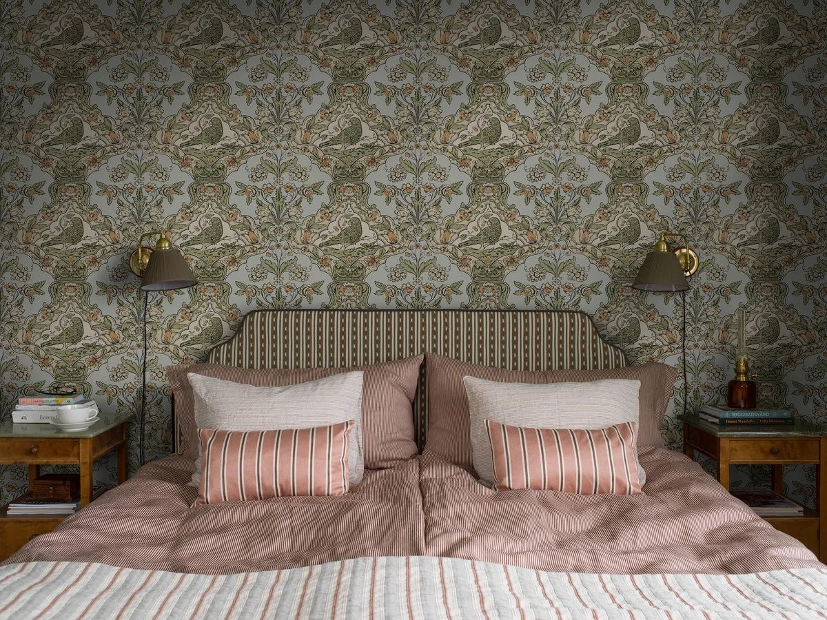 Papierová flizelínová tapeta s rastlinným vzorom SKENNINGE modrá so zelenou