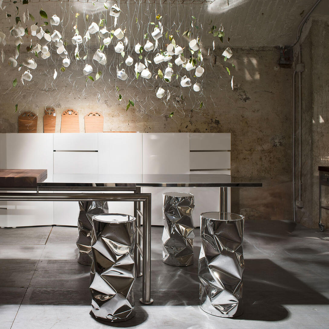 Stolička TAB.U strieborná