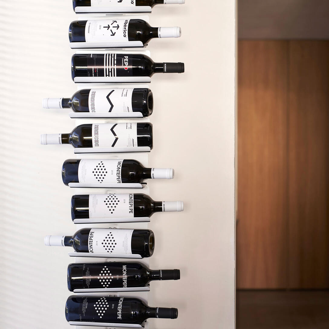 Závesný stojan na víno PTOLOMEO VINO čierny