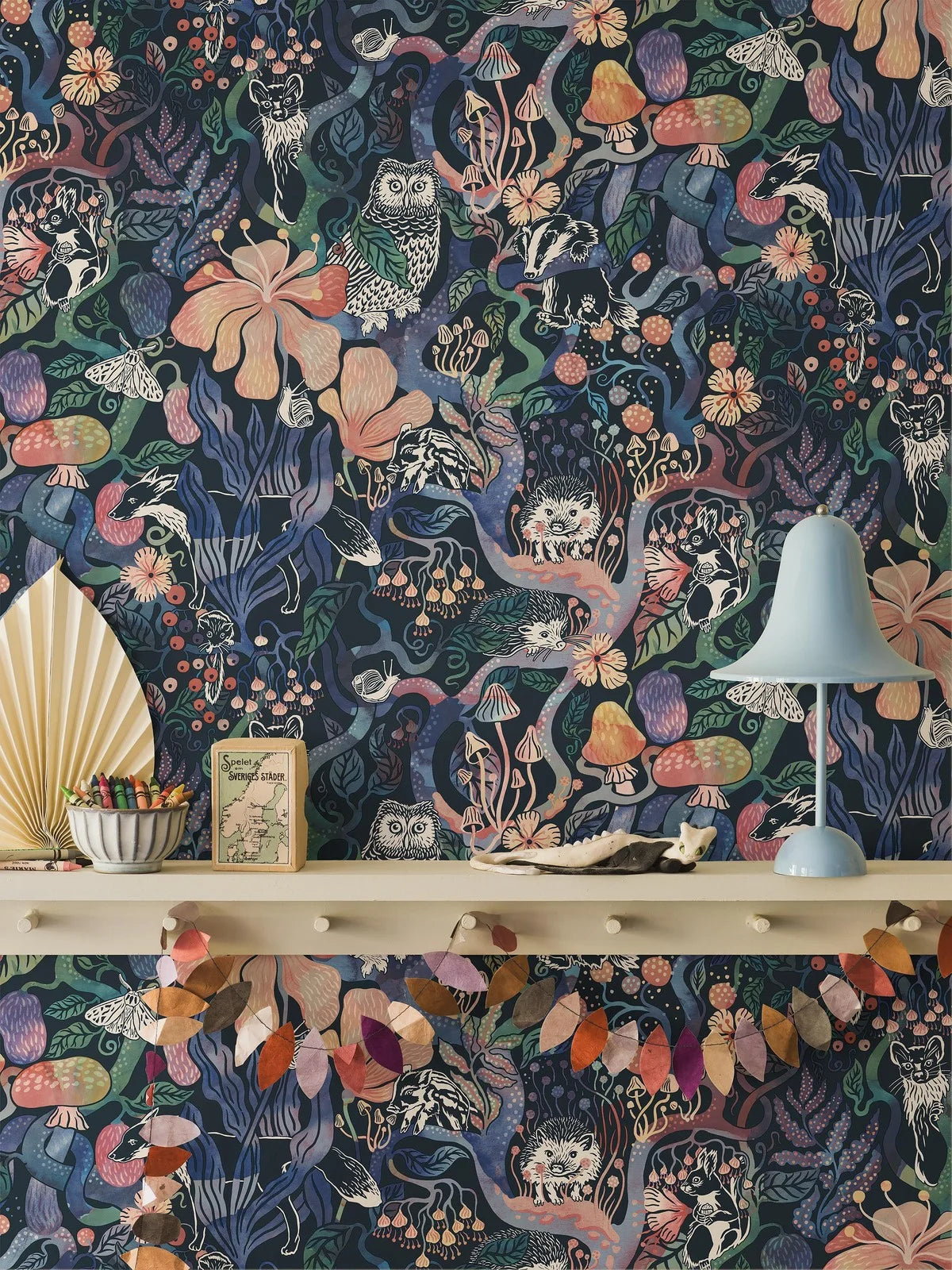 Detská tapeta s motívom rozprávkového lesa MAGIC WOODS modrá s ružovou