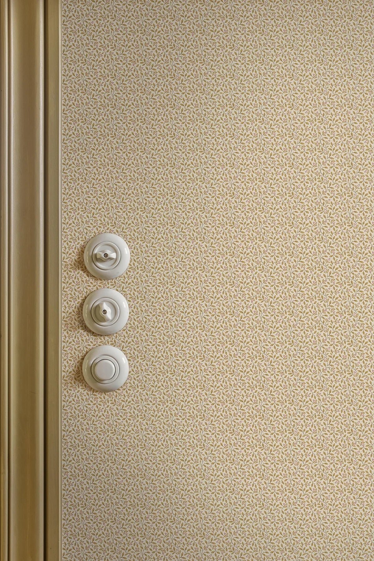 IDA Yellow and White Floral Pattern Wallpaper