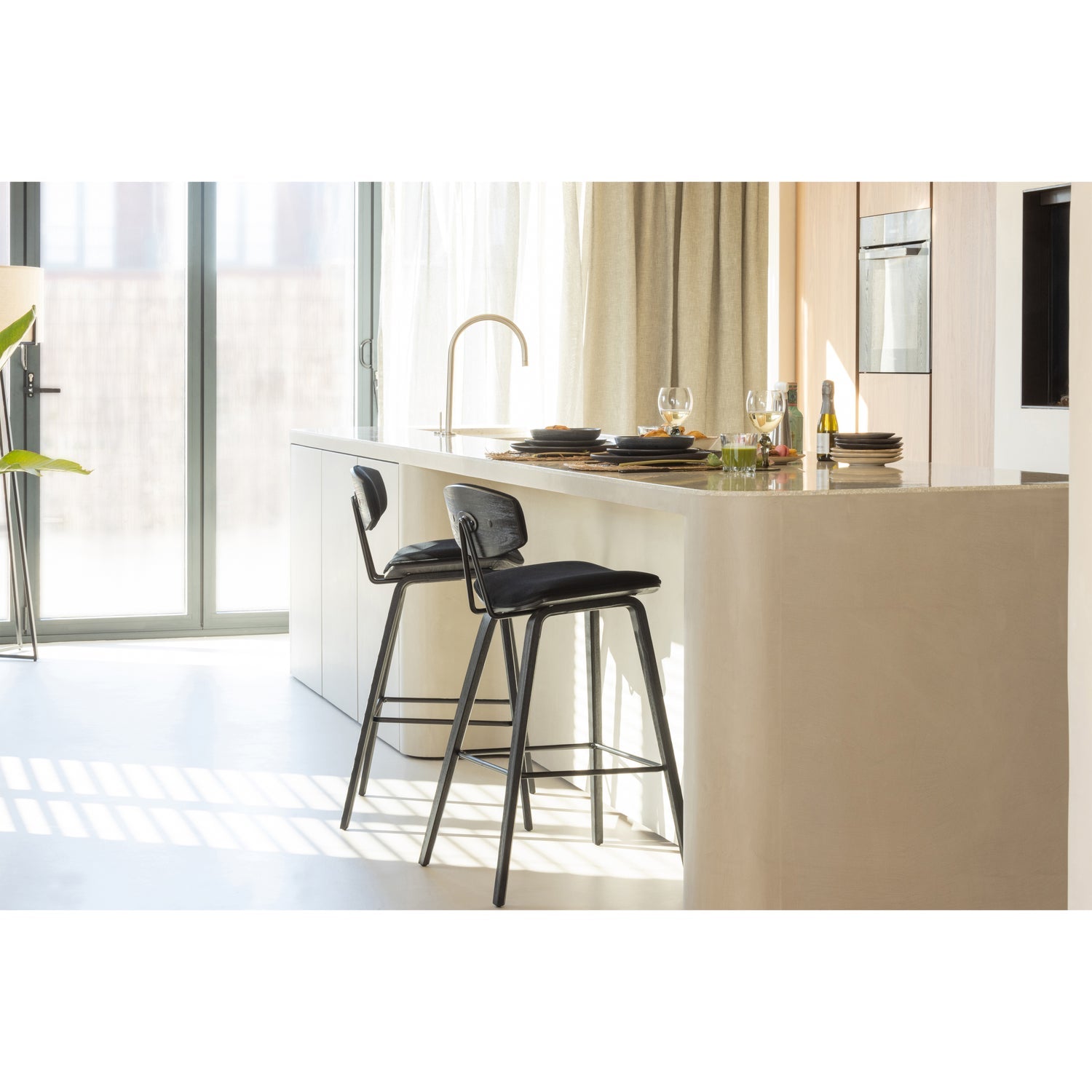 Senn Black Bar Chair