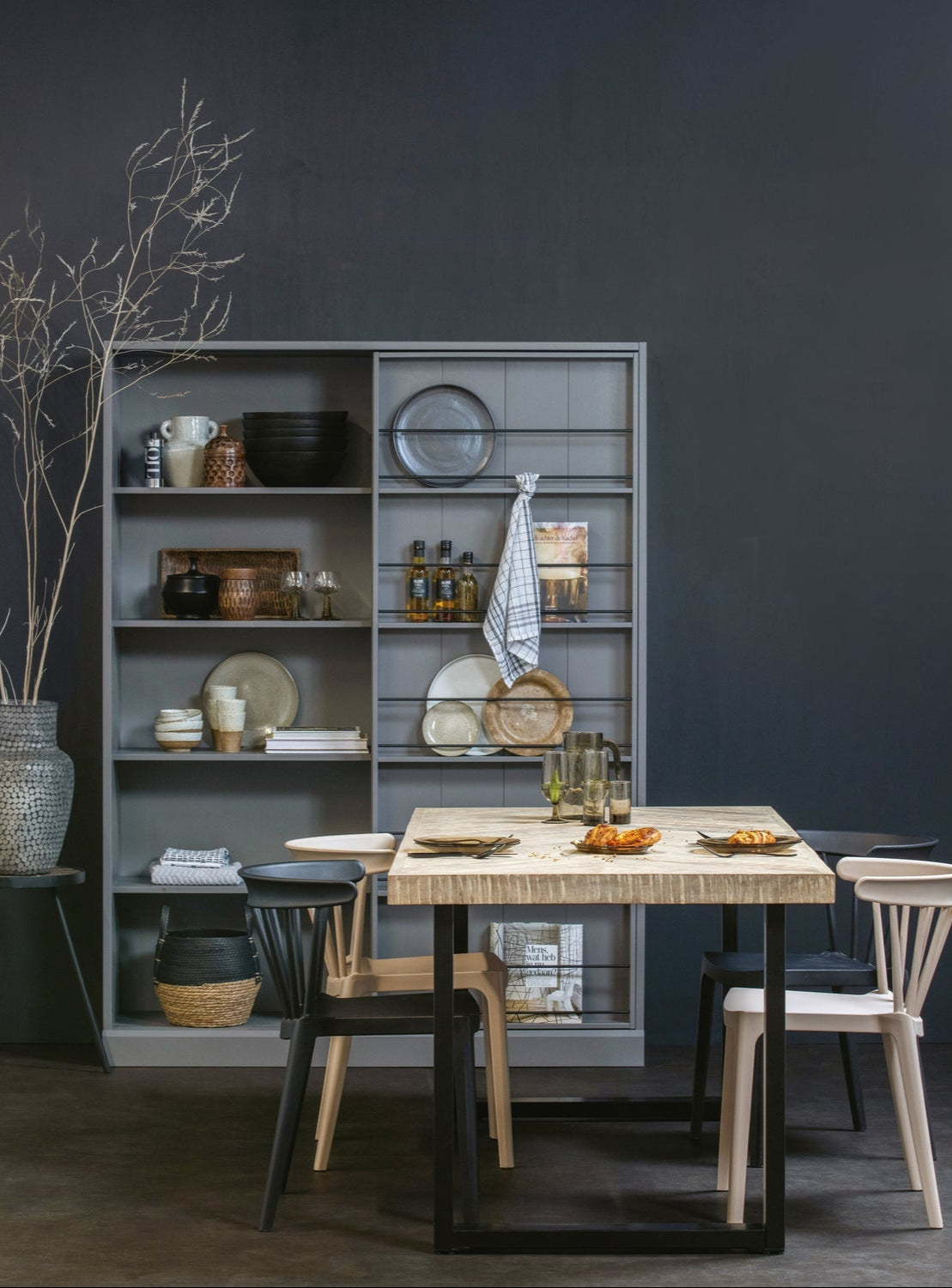 Stôl s doskou v rybárskej vzore TABLO mango drevo