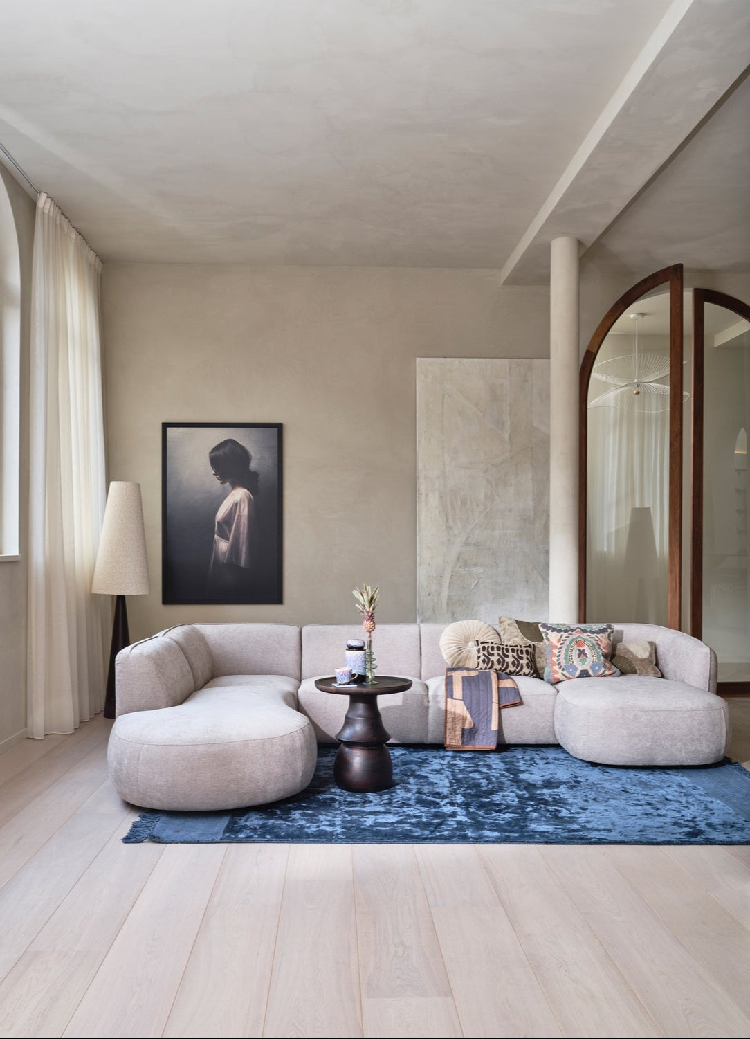 Shape -shaped corner in the left -handed sand polly