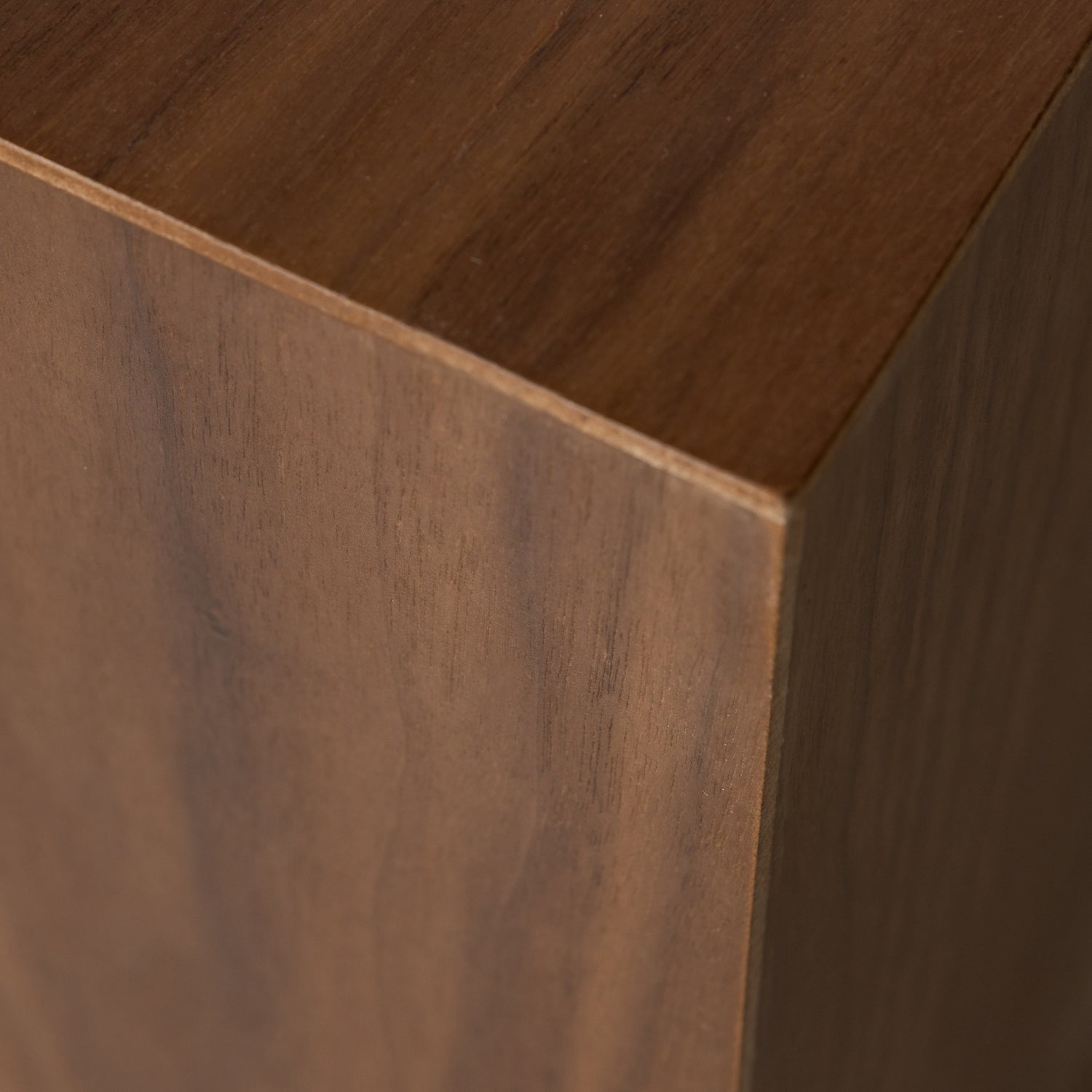 ENID Walnut veneer flowerbed