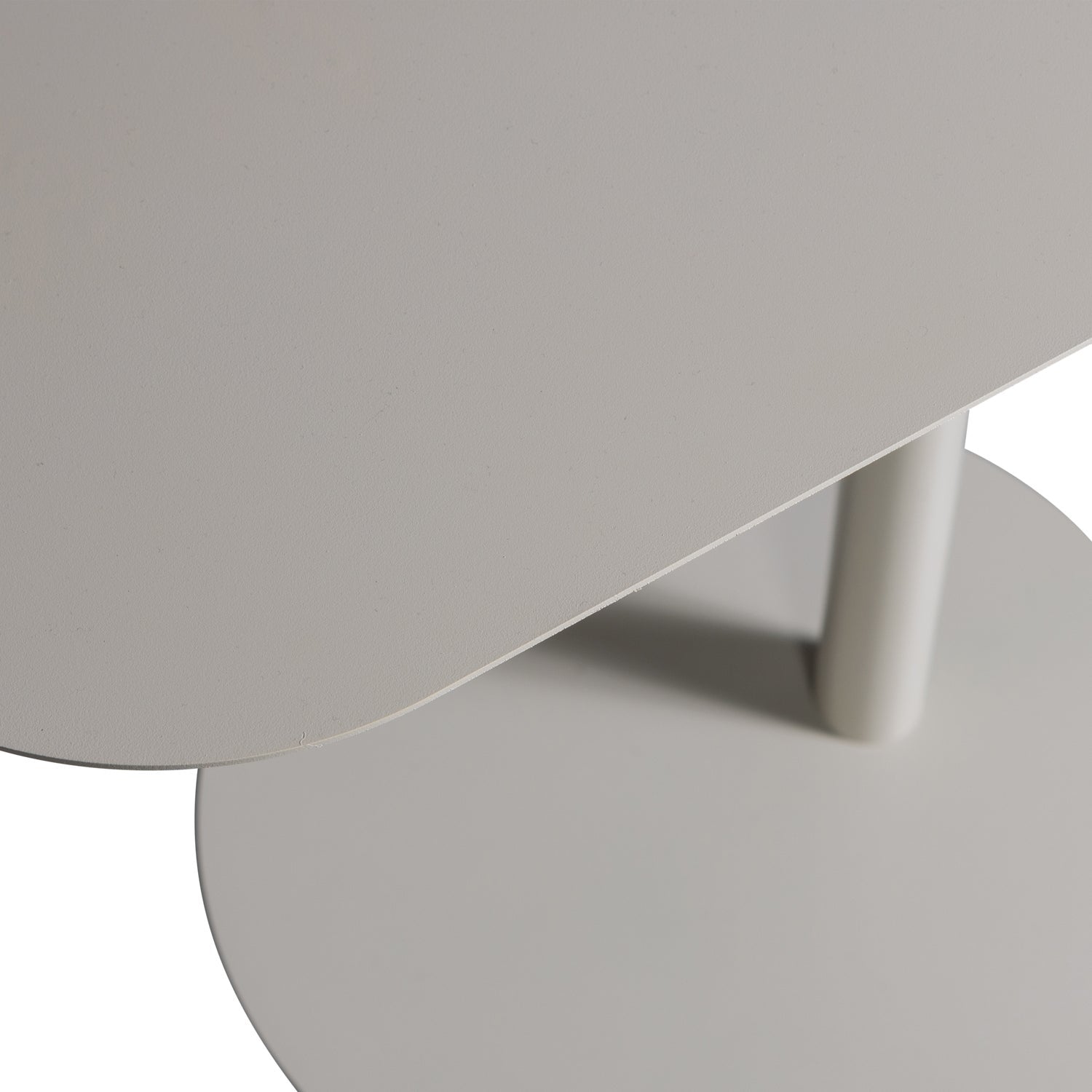 Lia Popieraty side table