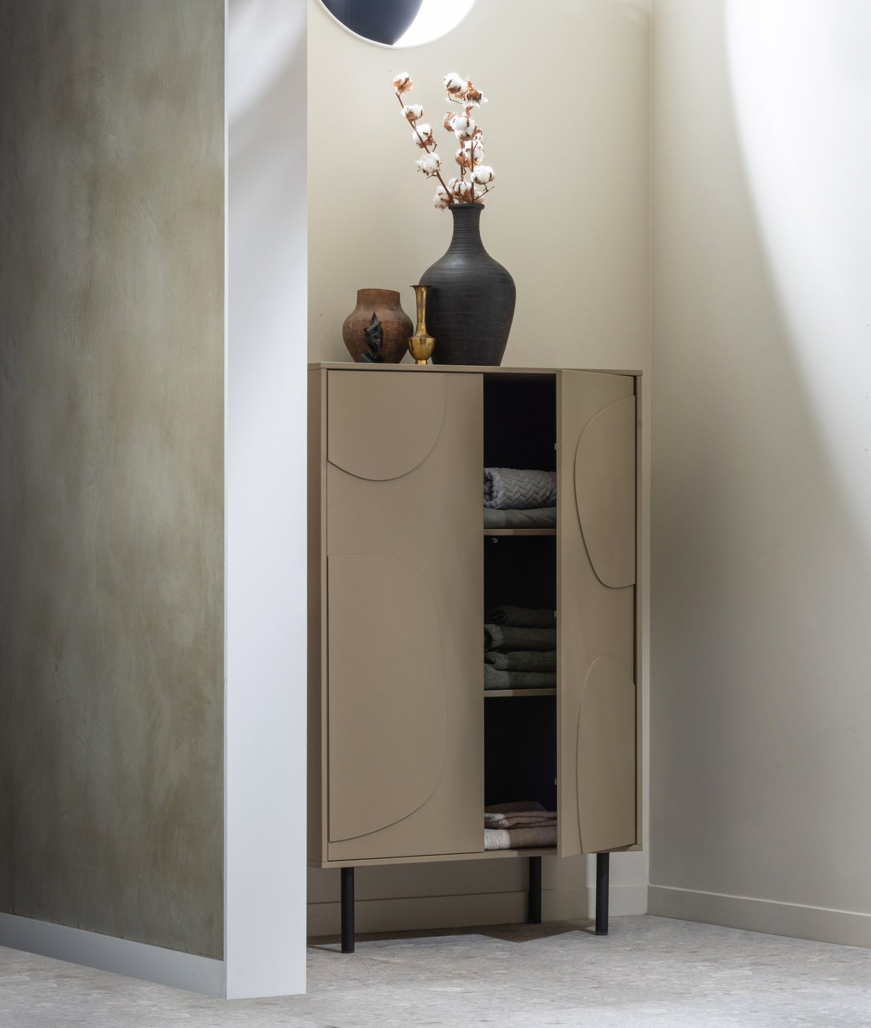 CADIZ beige cabinet