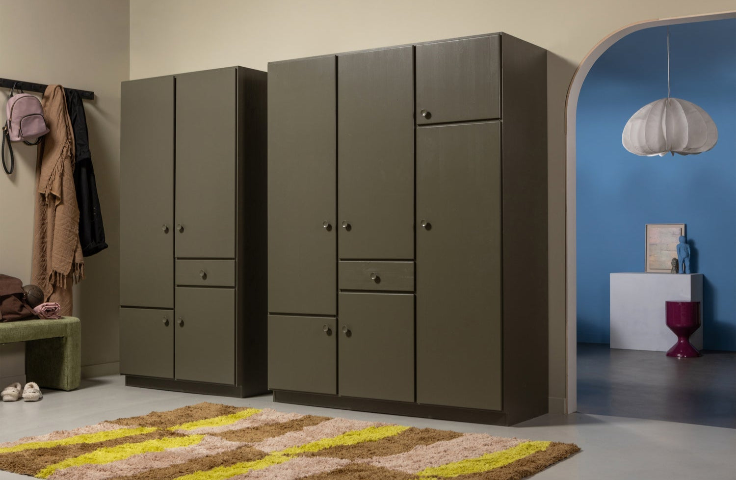 Dvojdverová skriňa ALFIE tmavozelená borovica