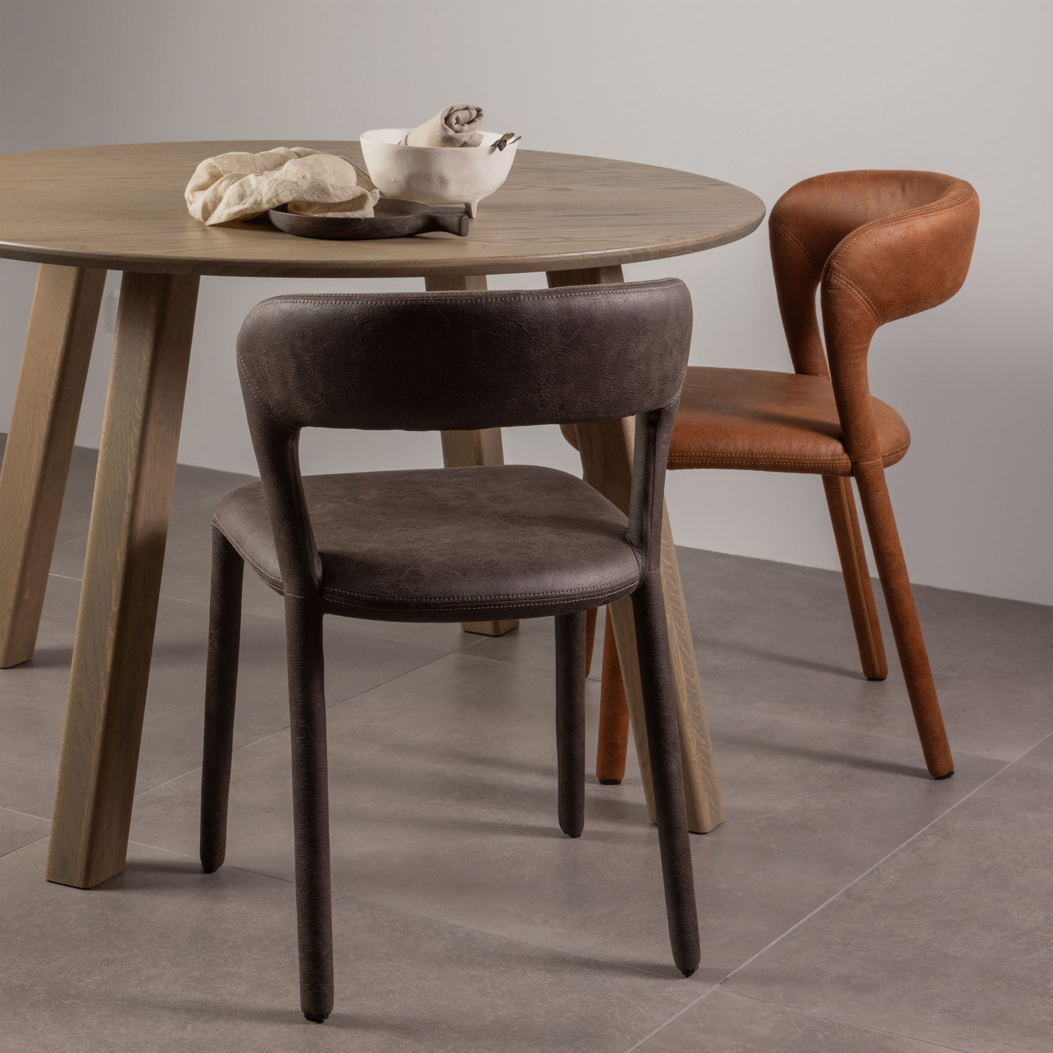 Stolička NOBLE tmavohnedá ekokoža