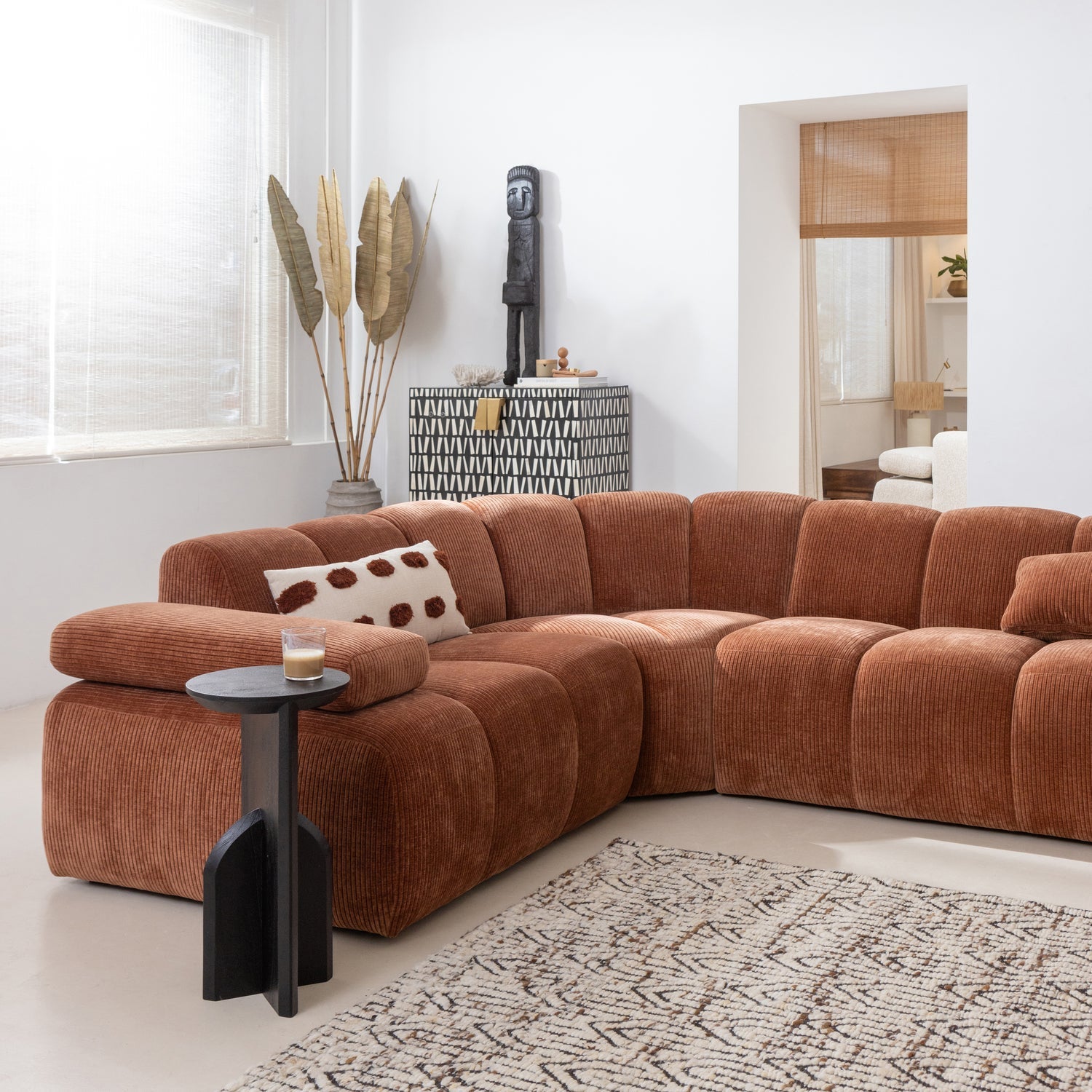 Left-facing modular sofa for 6 people MOJO ecru lambskin