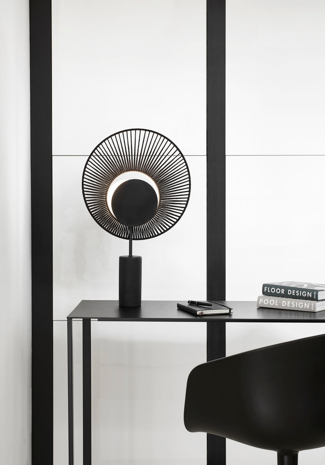 Stolná lampa OYSTER čierna