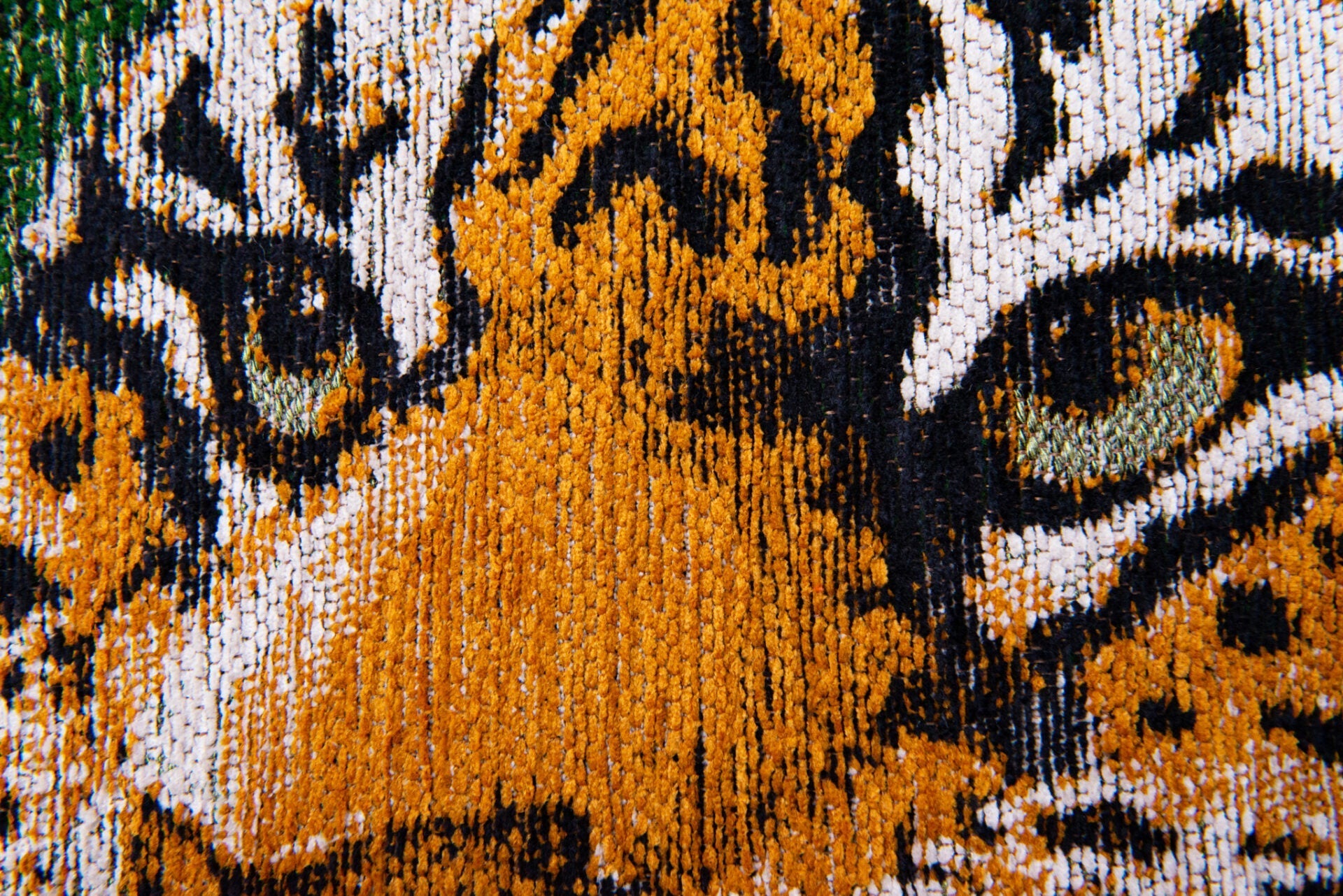 Koberec POP TIGER ZELENÝ V OHNI