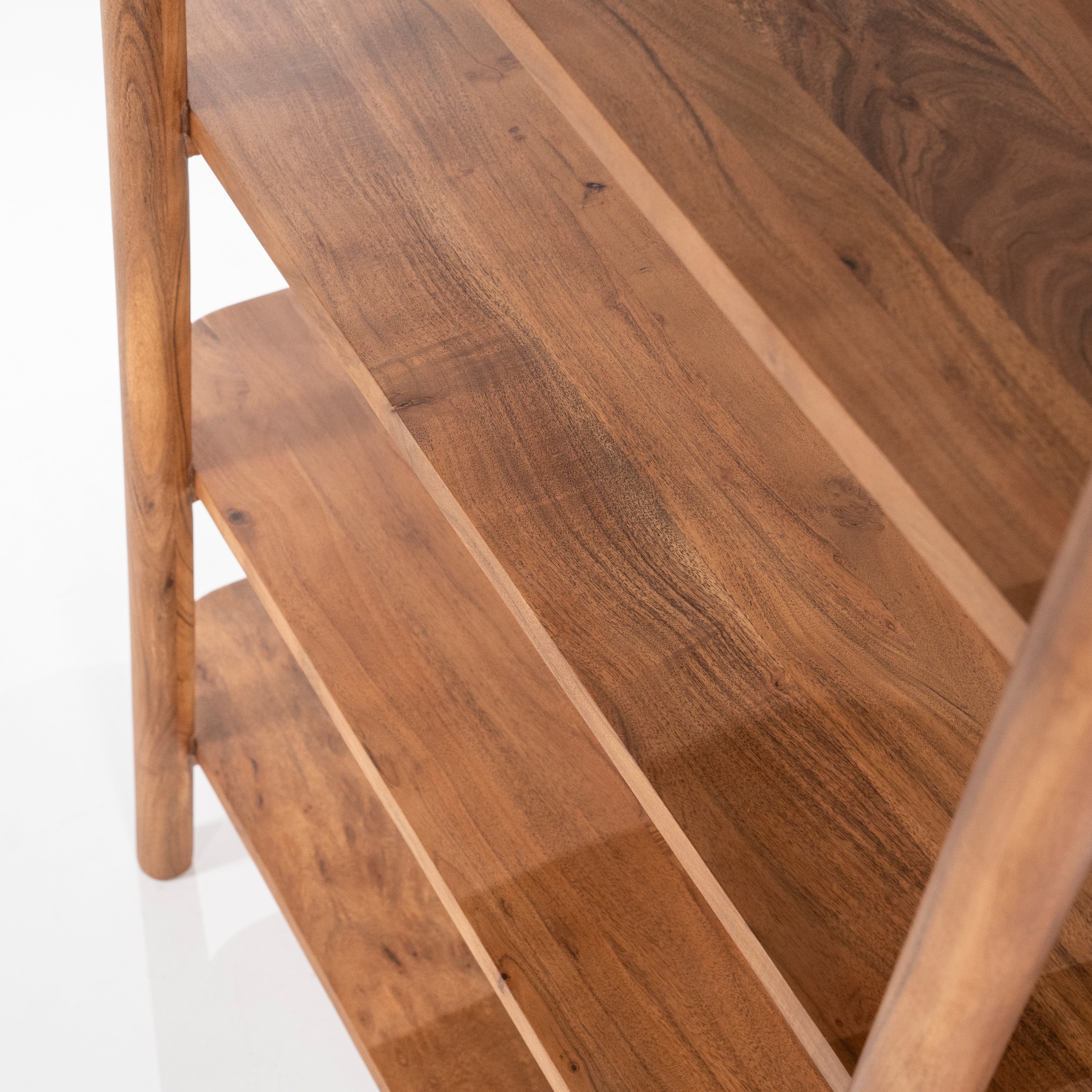 Regál JULIAN akáciové drevo