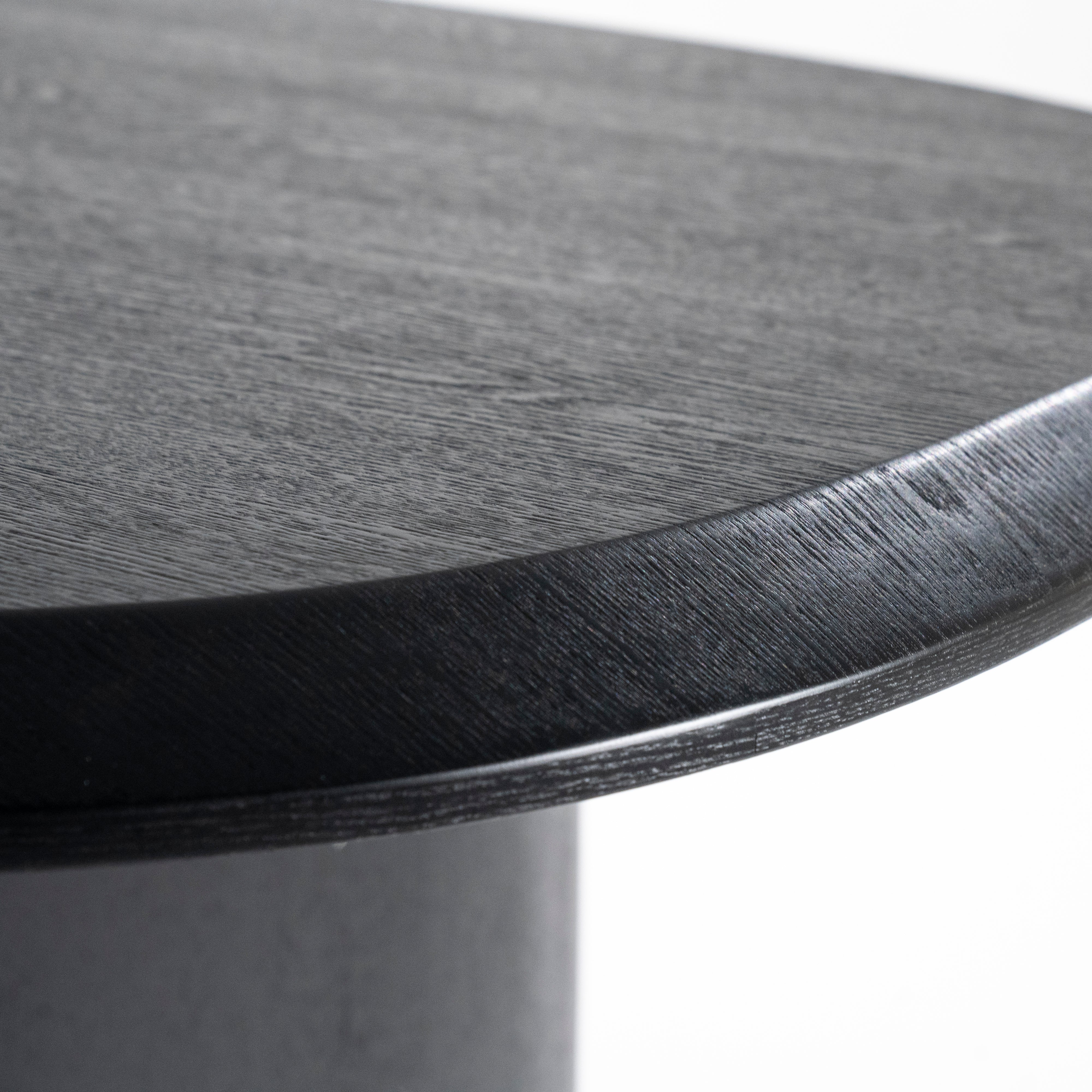 Stôl WALTER čierny dubový dyha