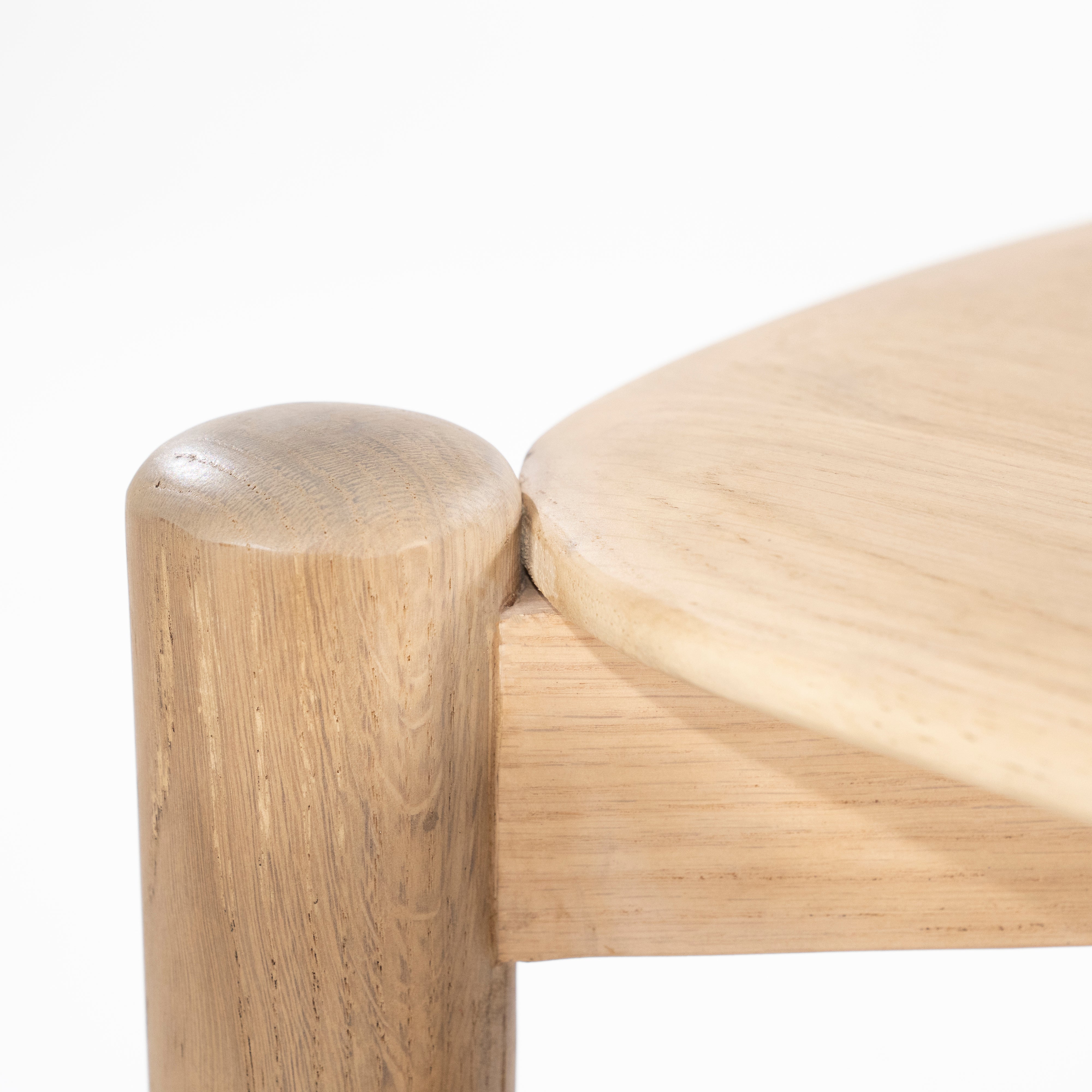 Konsola SELBU dubové drevo