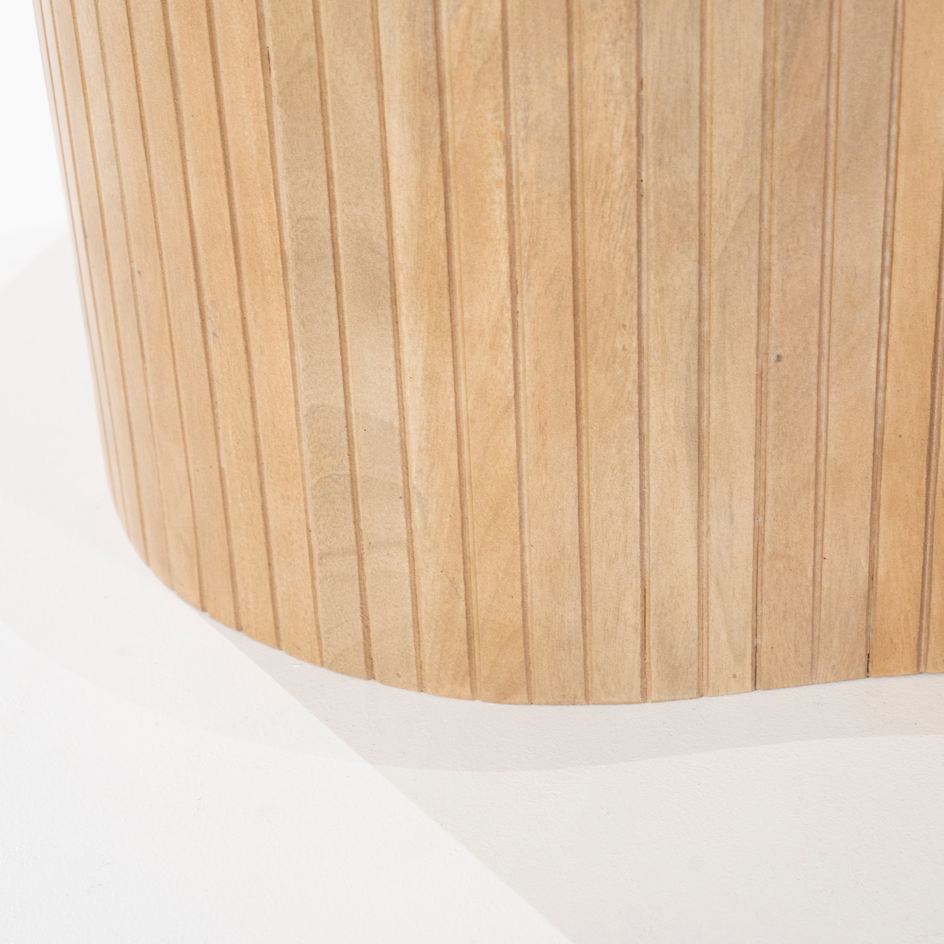 KIRA coffee table made of mango wood with a marble top