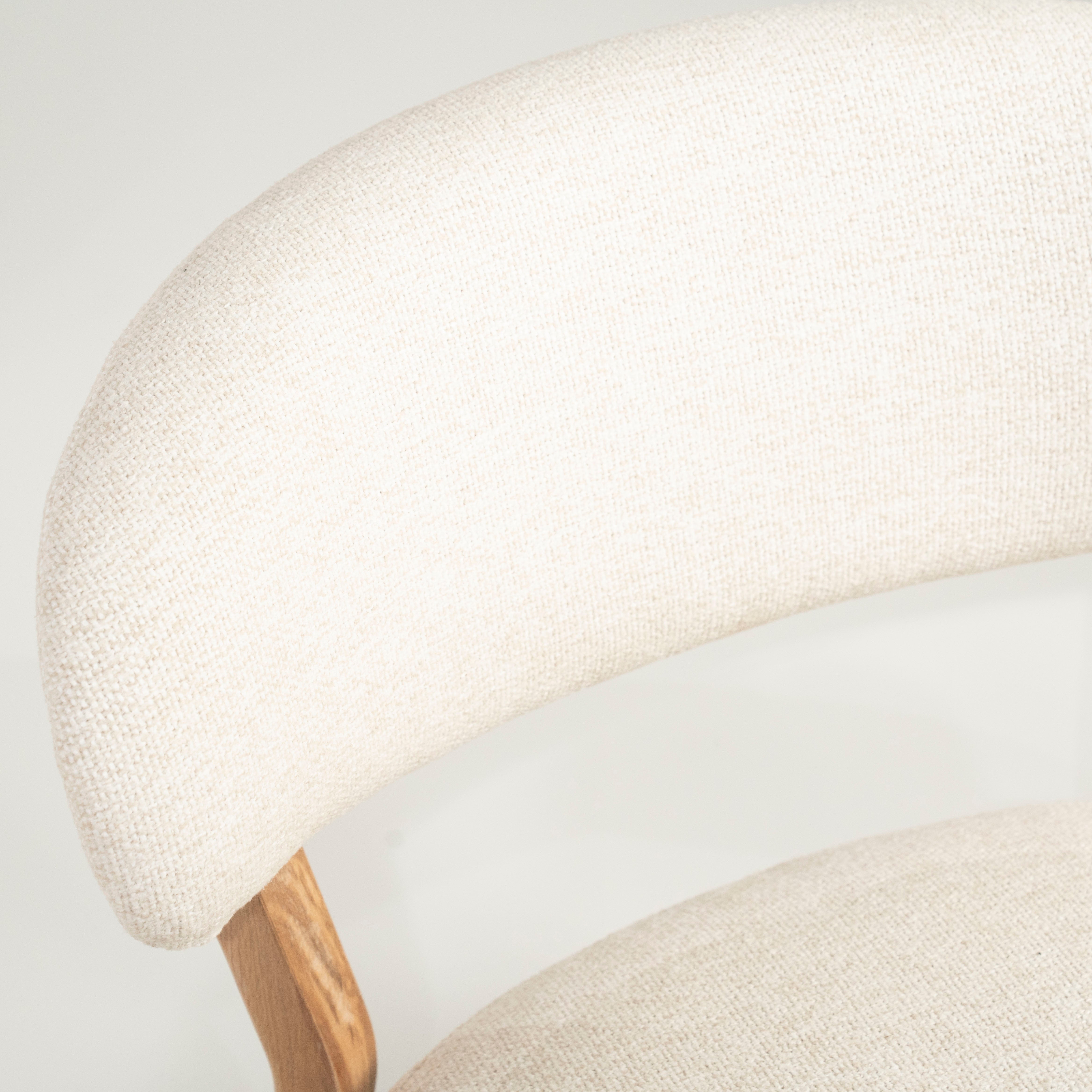 MIKKY Armchair in Light Beige with Light Wooden Base