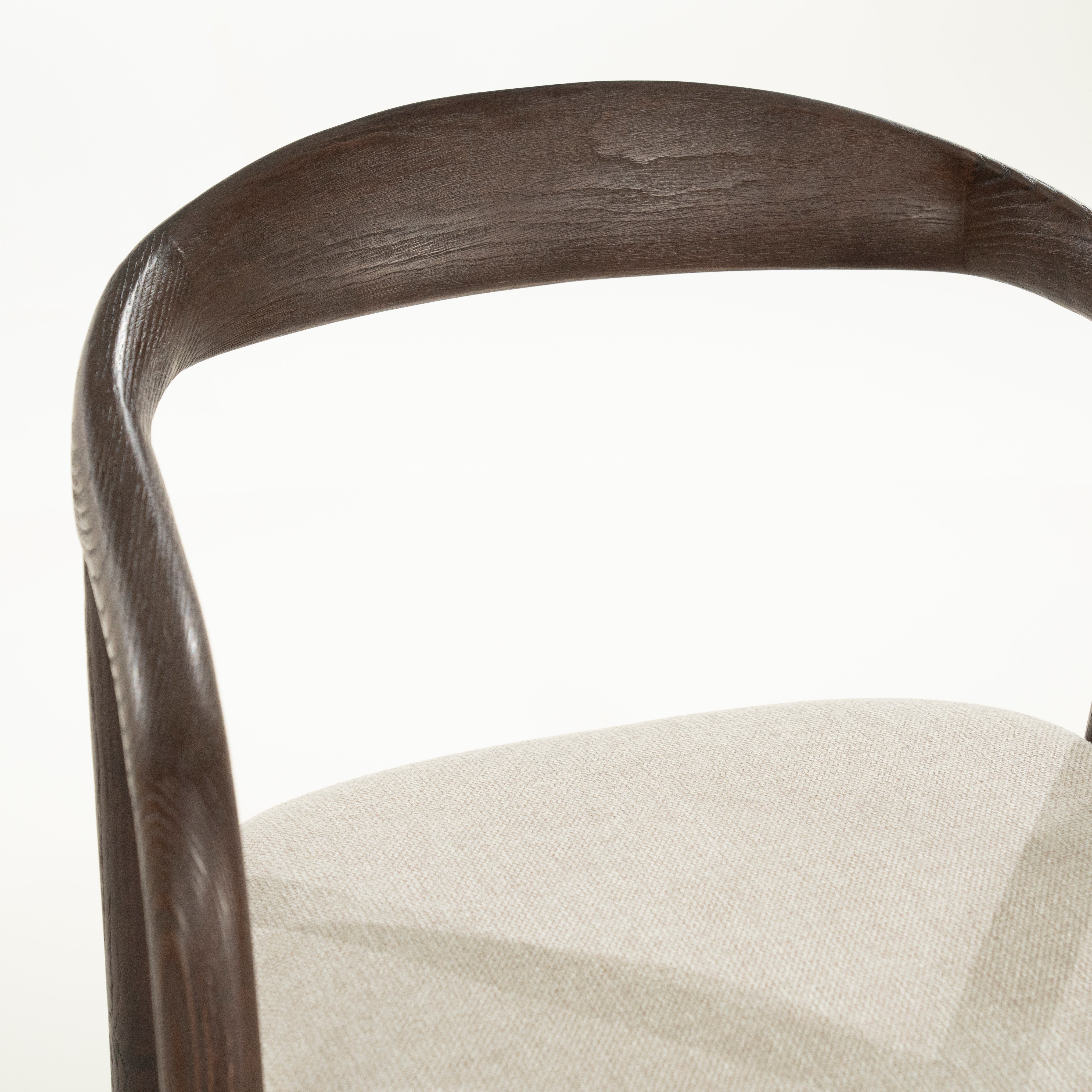 Hoker RAYVEN tmavé jaseňové drevo