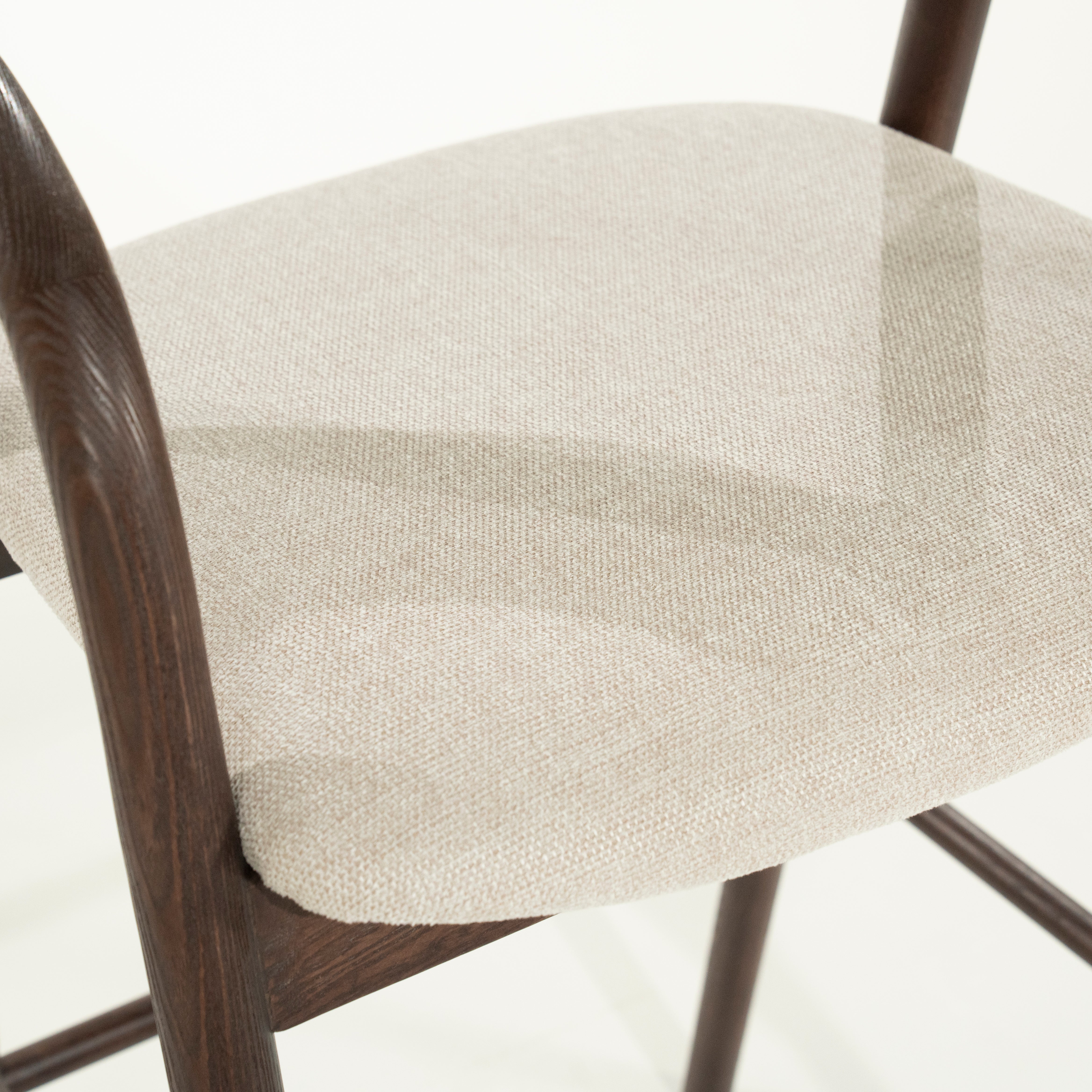 Hoker RAYVEN tmavé jaseňové drevo