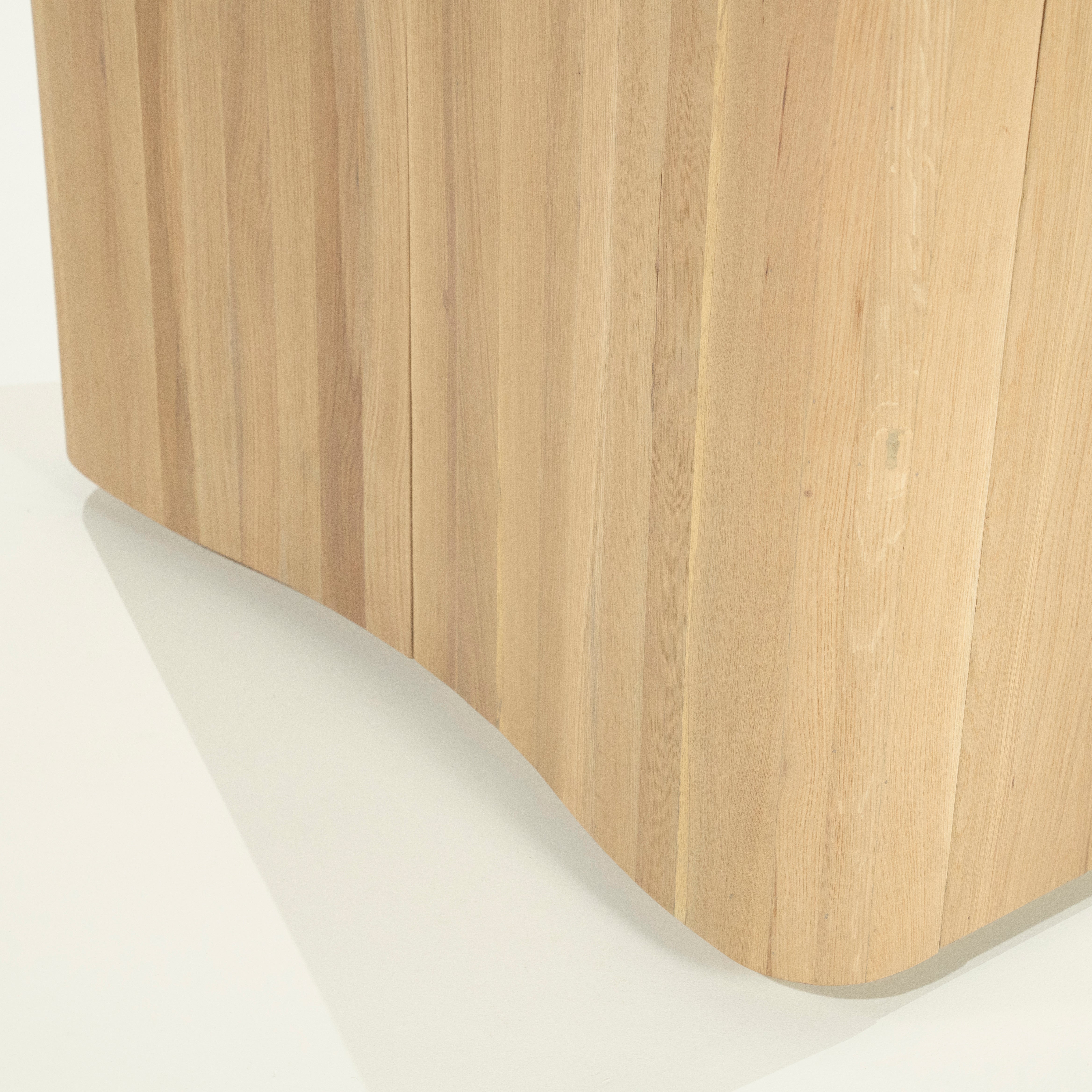 Skriňa JOSH z dubového dreva