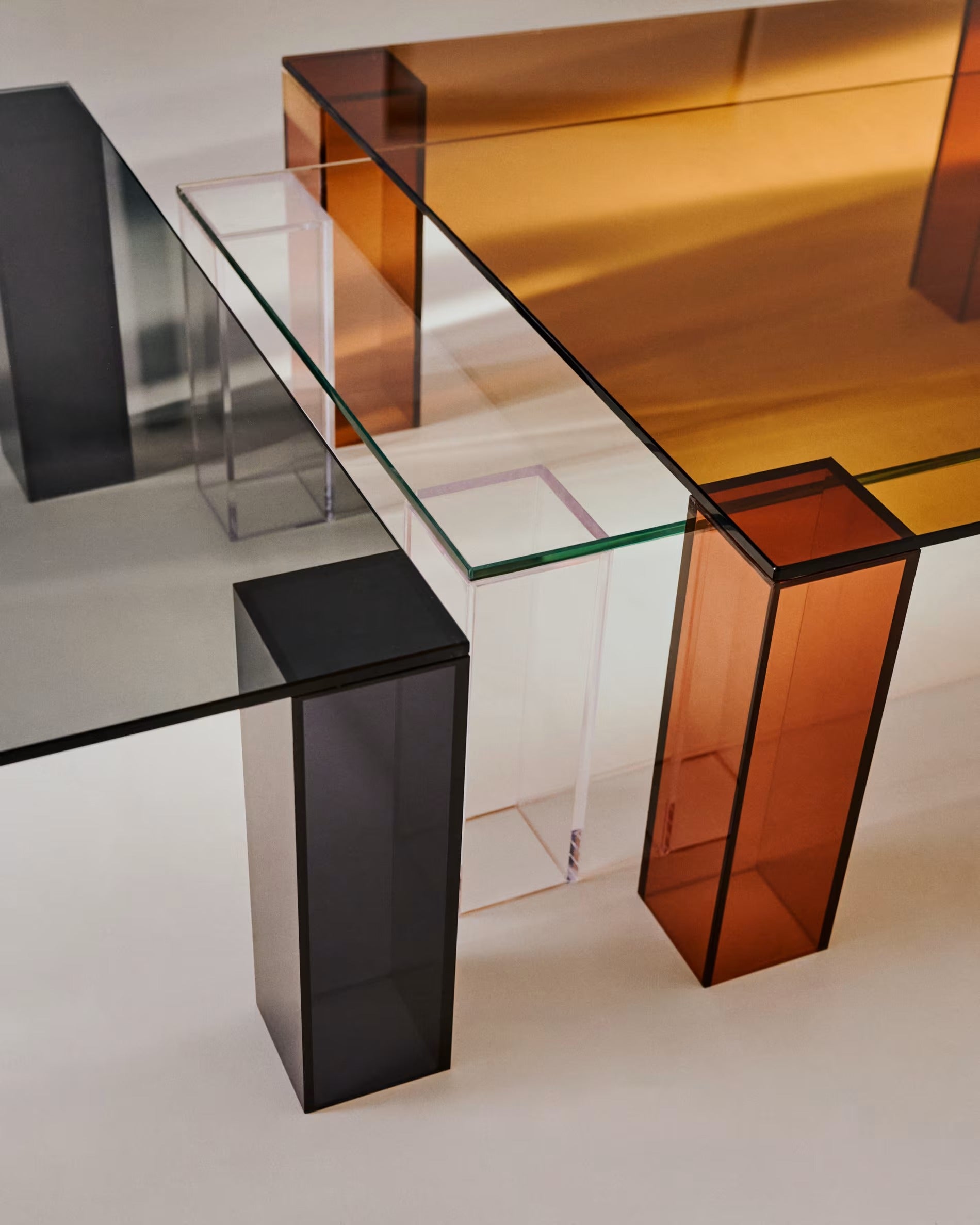 Kávový stolík ADULARIA tmavosivá tvrdená sklo