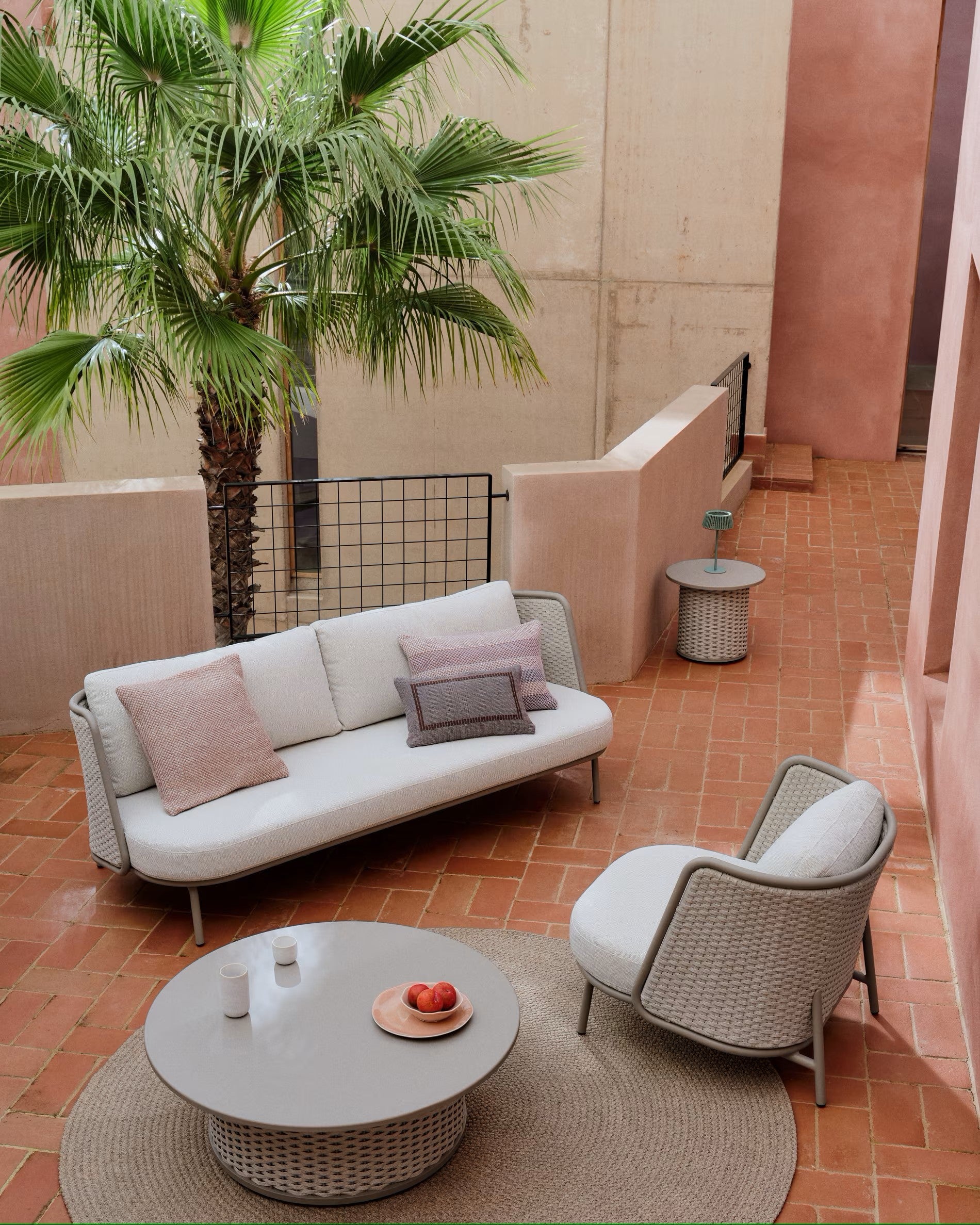 Sedalis beige garden coffee table