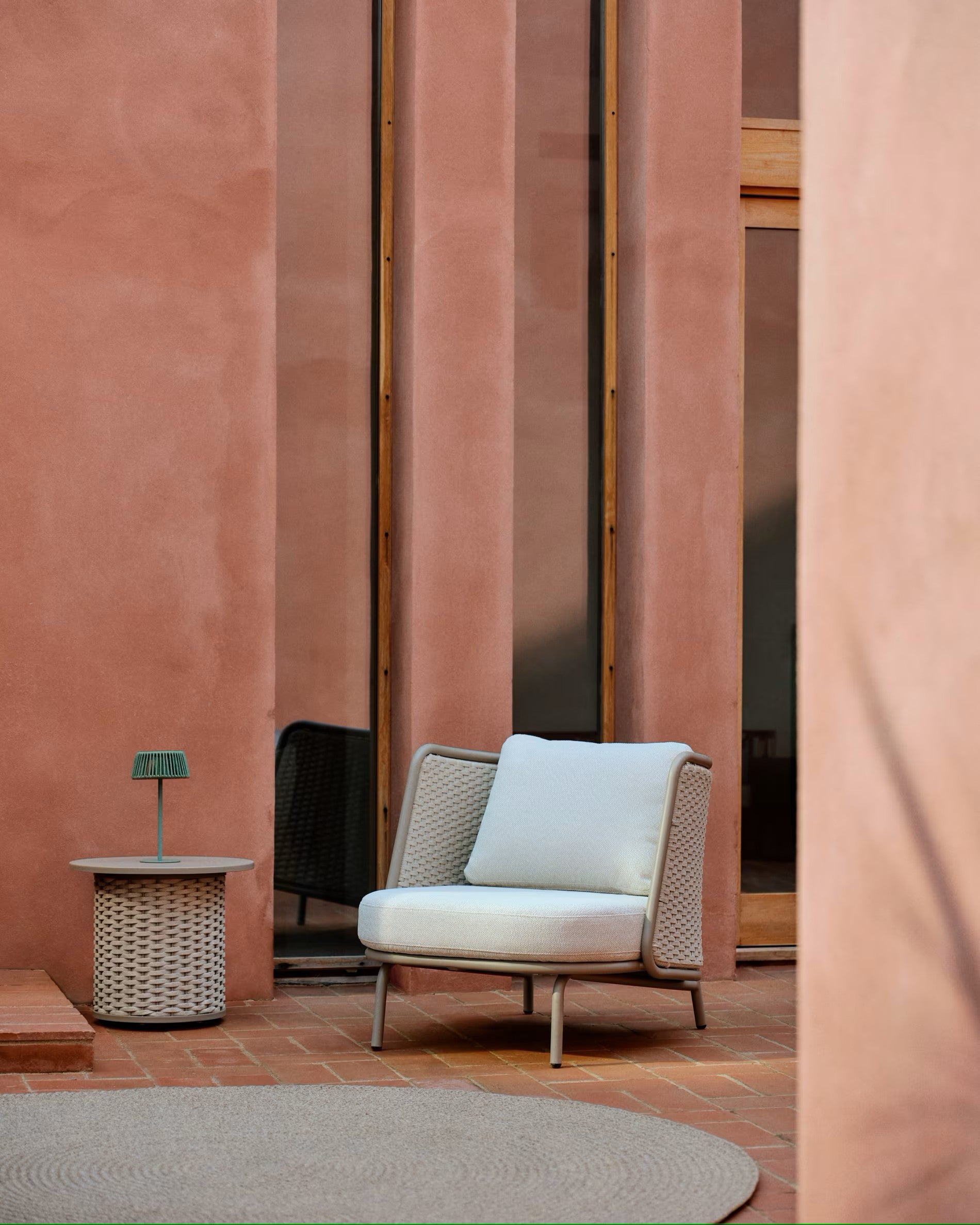 Sedalis beige garden armchair