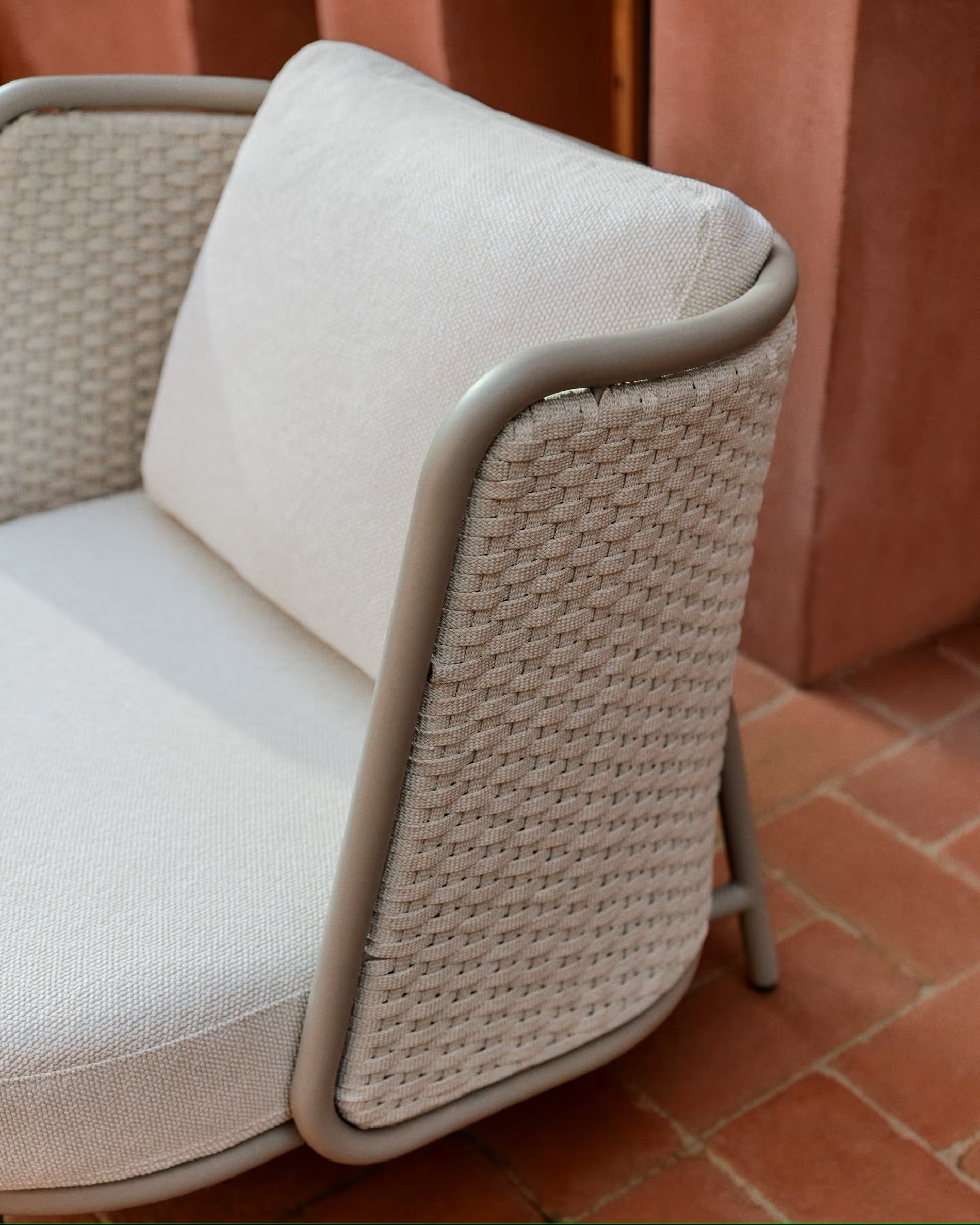 Sedalis beige garden armchair