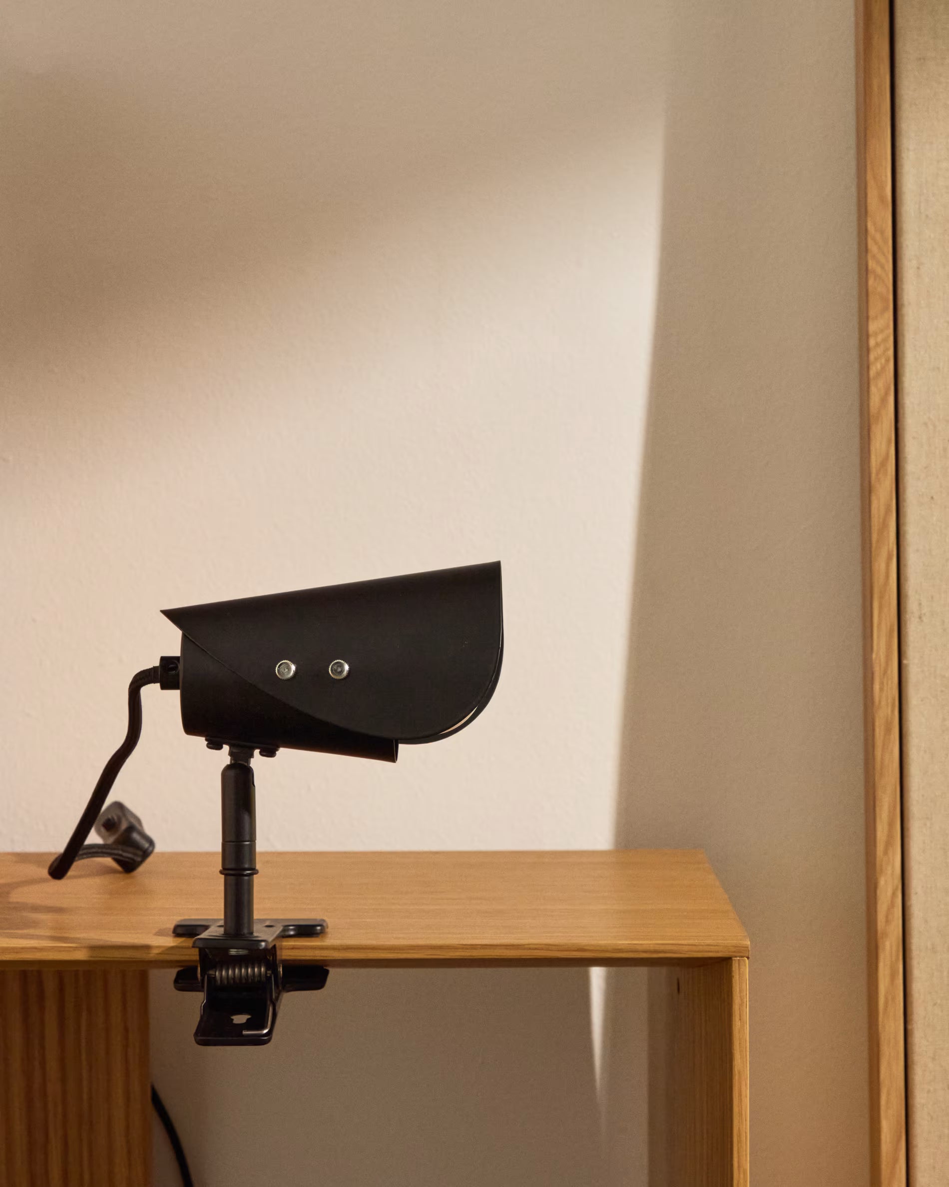 Stolná lampa s klipom JULA čierna