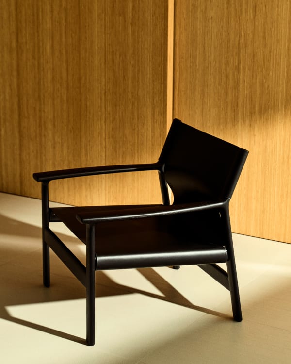 JAN armchair in black recycled leather with black ash wood