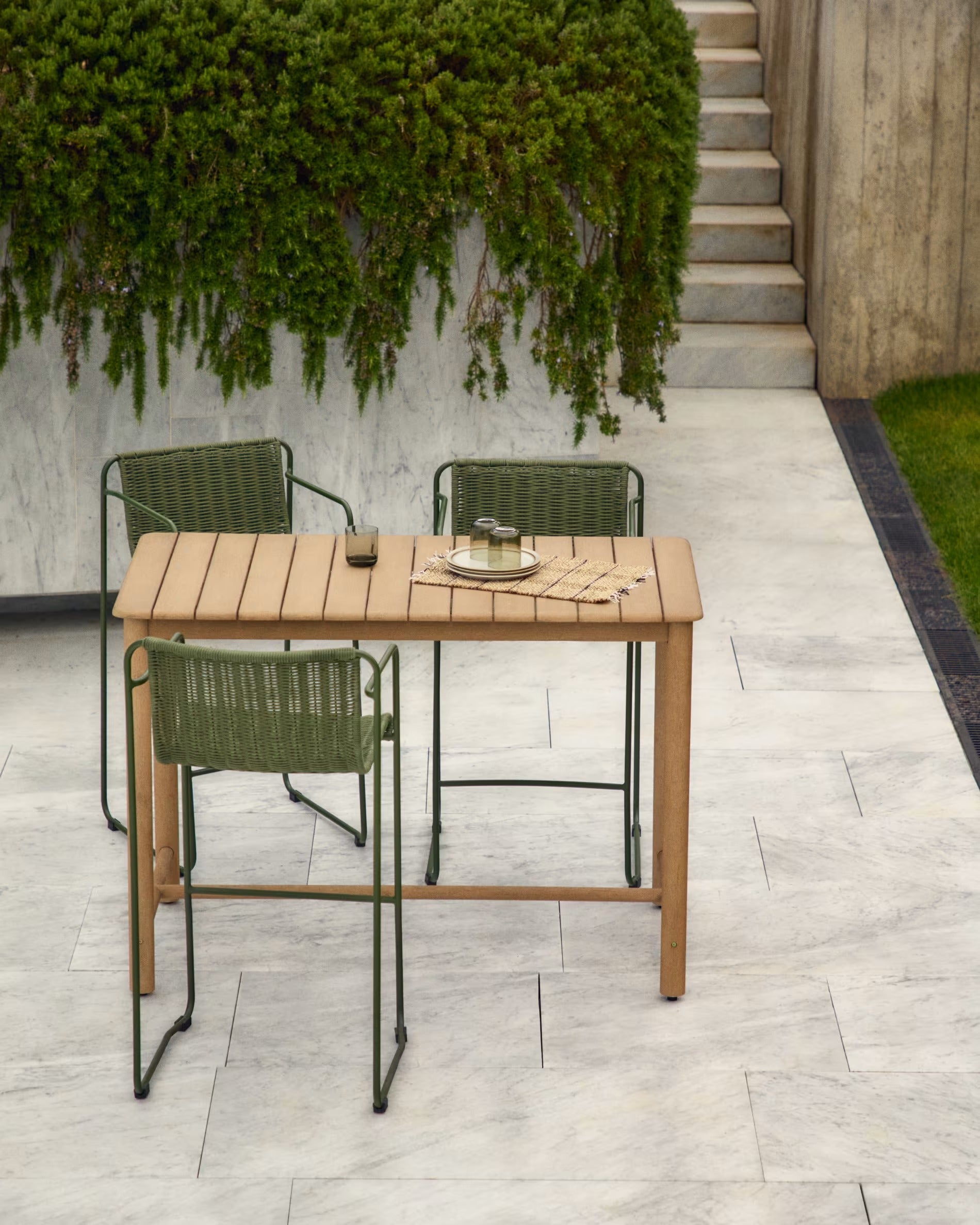 SORI garden table acacia wood