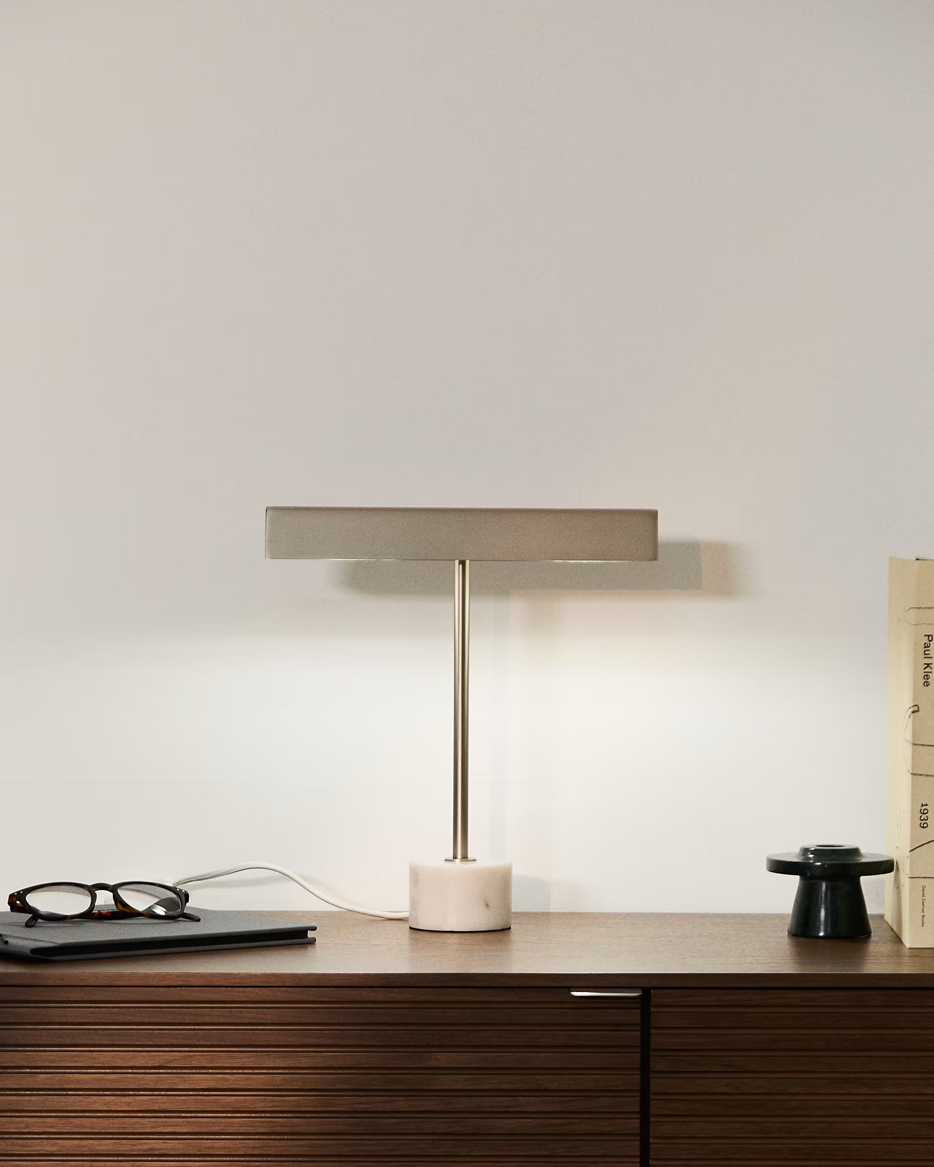 LYNOR Table Lamp Silver with White Marble Base