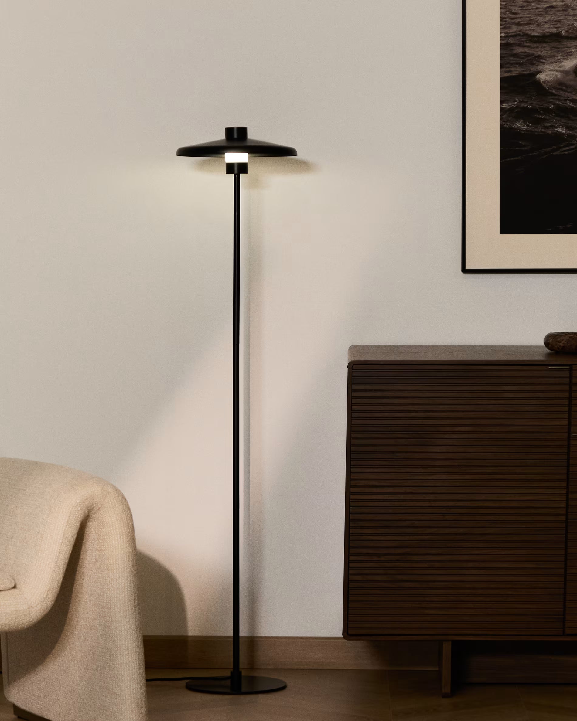 NUVIRA Floor Lamp Black