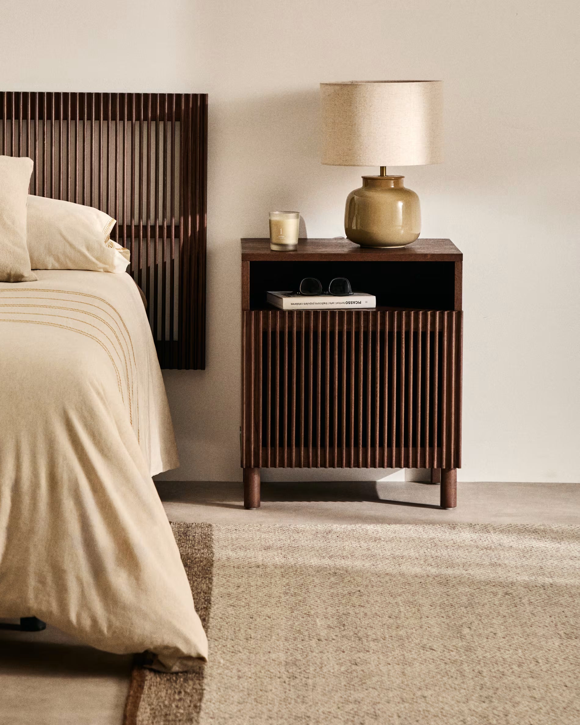 Nočná skrinka BEYLA tmavohnedé jaseňové drevo