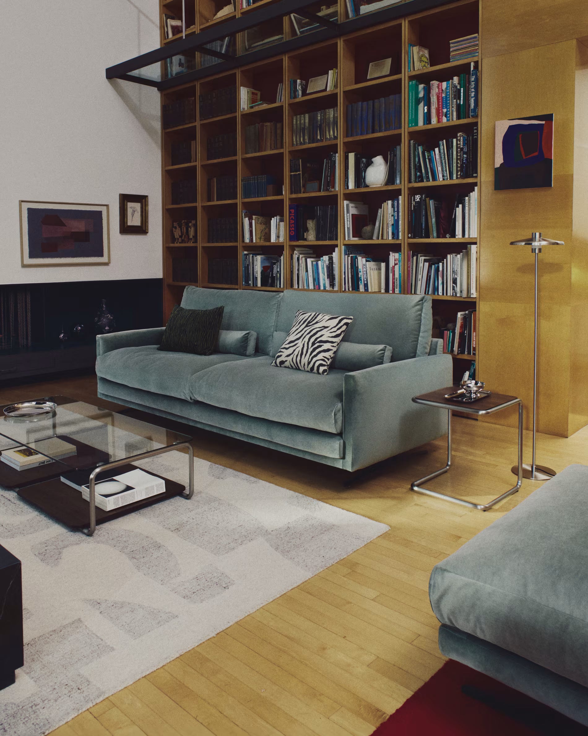 Stolná lampa NUVIRA strieborná