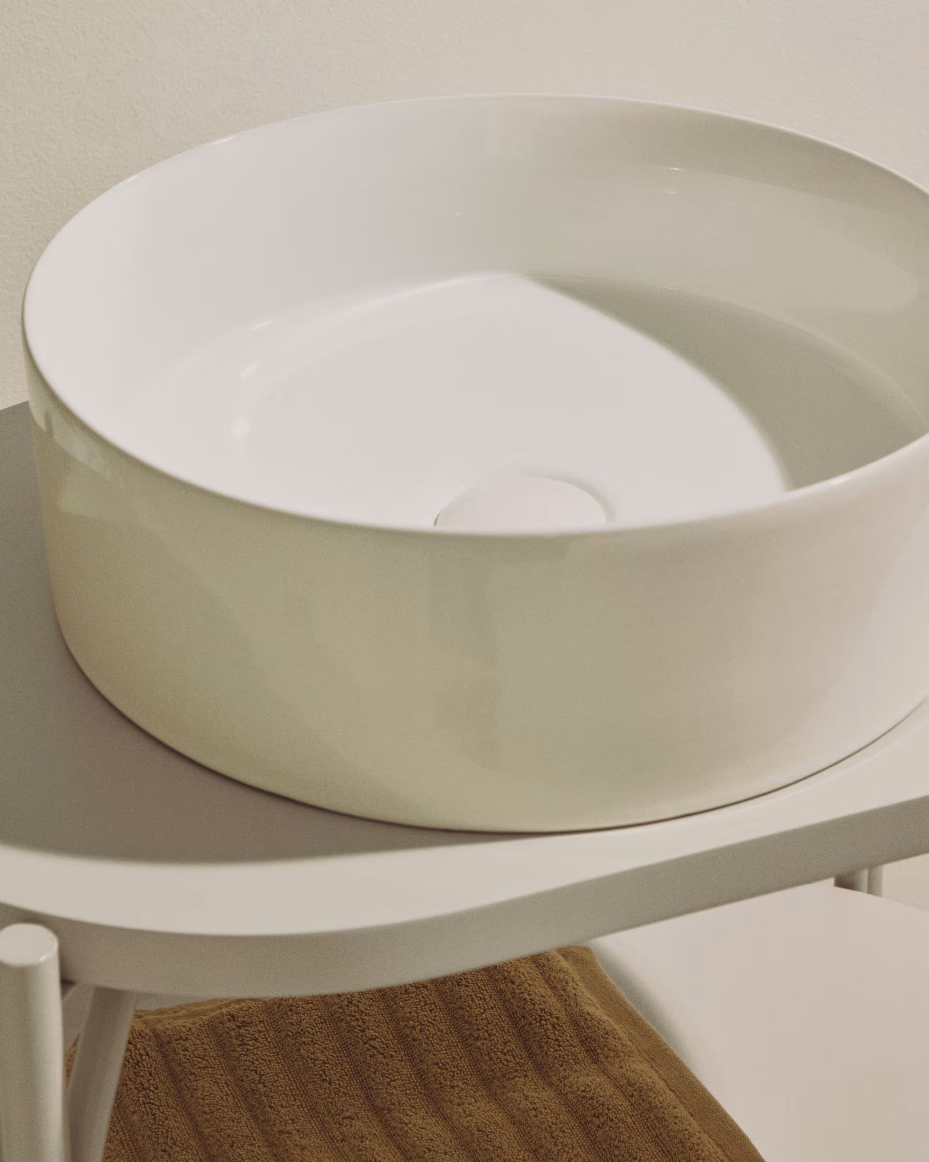 Round countertop sink OVARA white ceramic