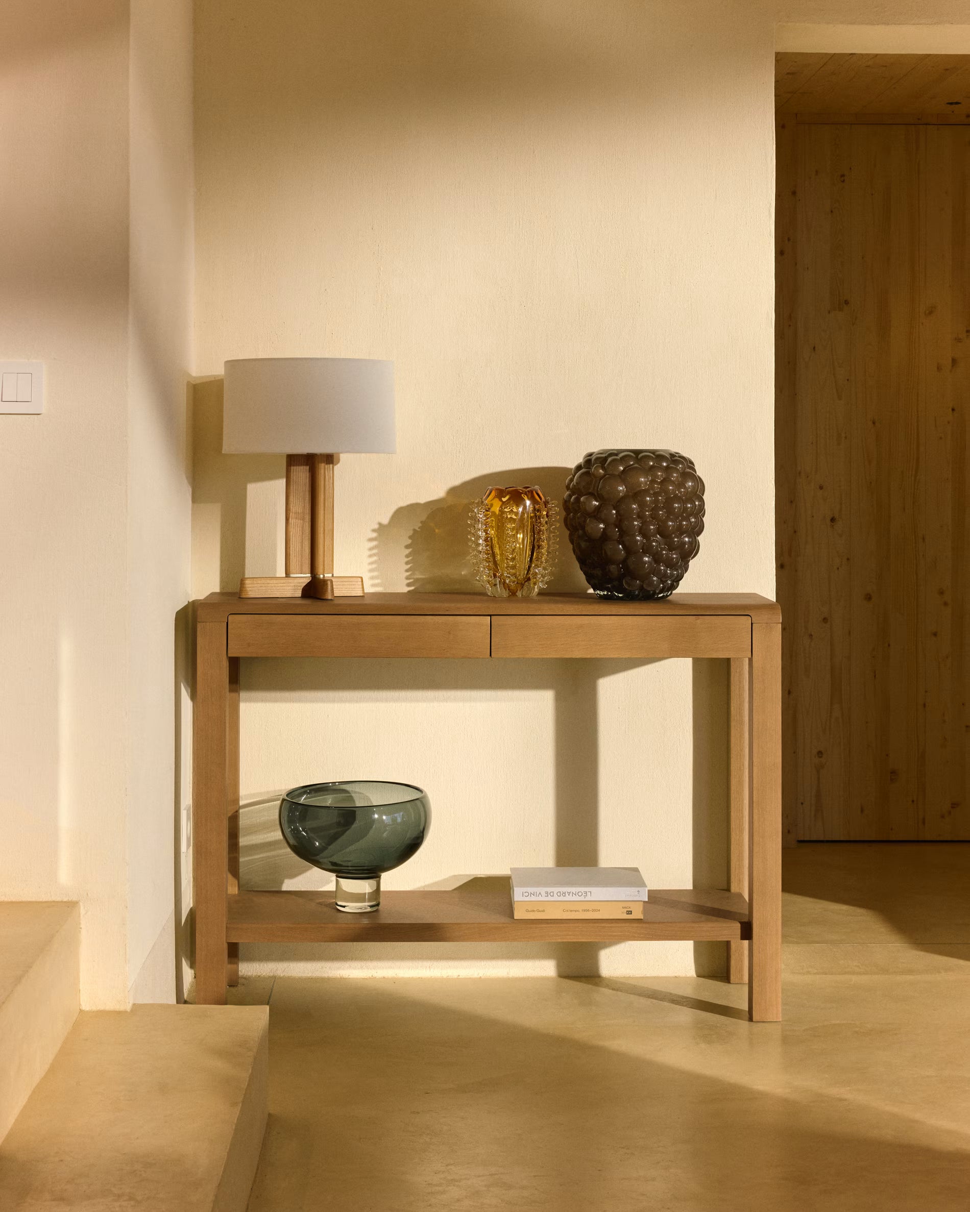 NIANI Table Lamp in Gray with Wooden Base