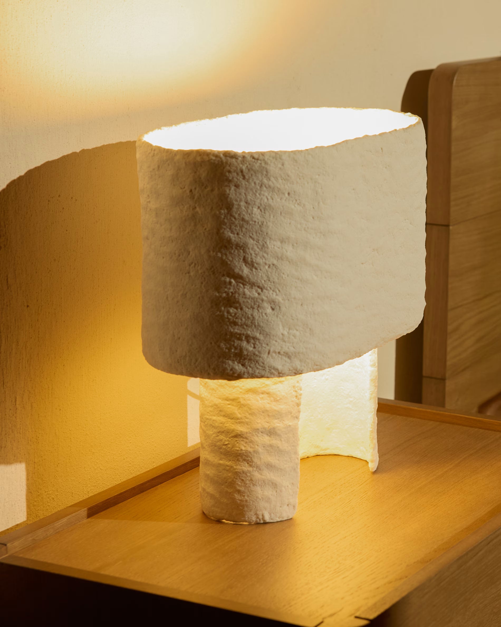 Stolná lampa BEDALA biela