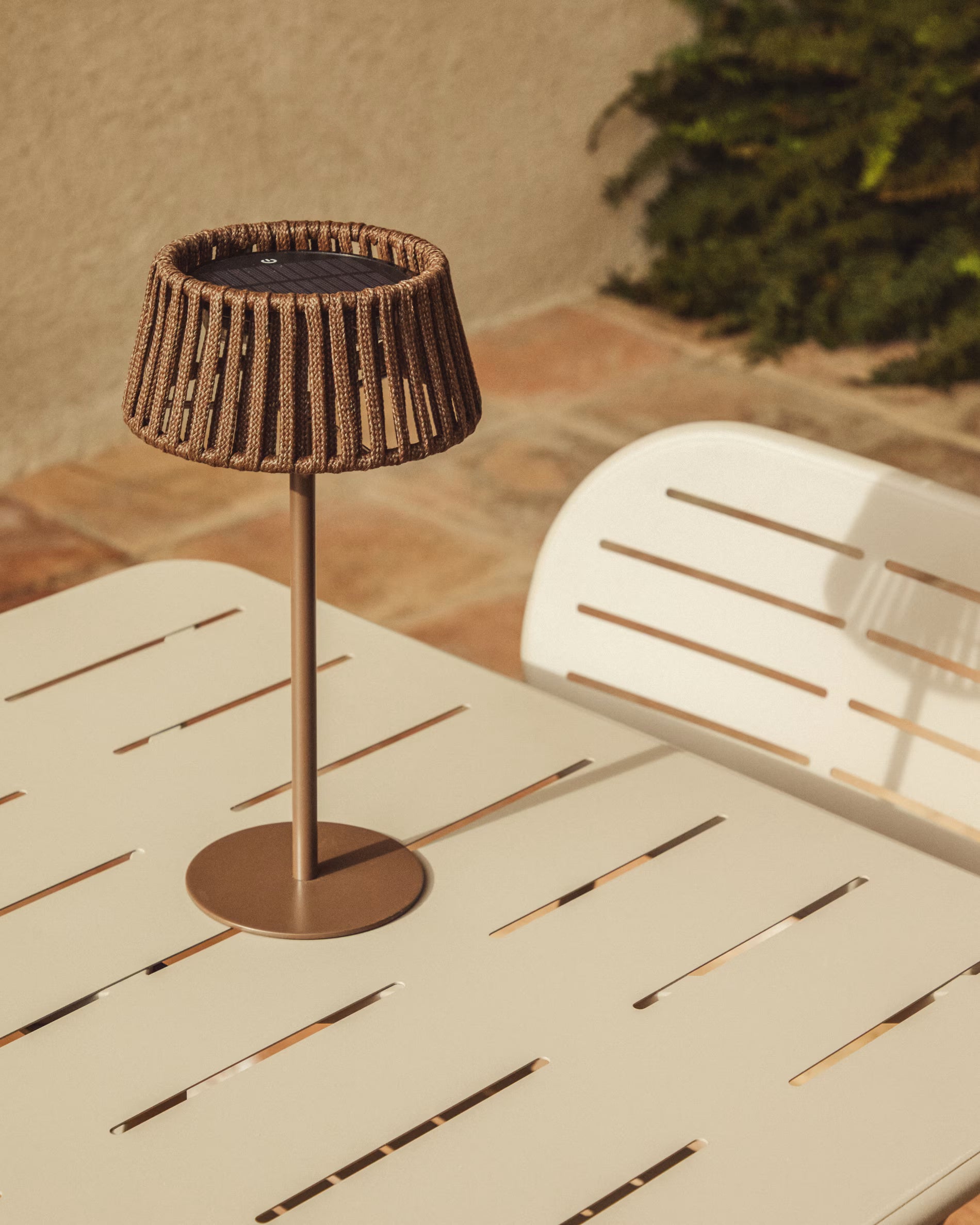 Solárna záhradná lampa ALDET hnedá