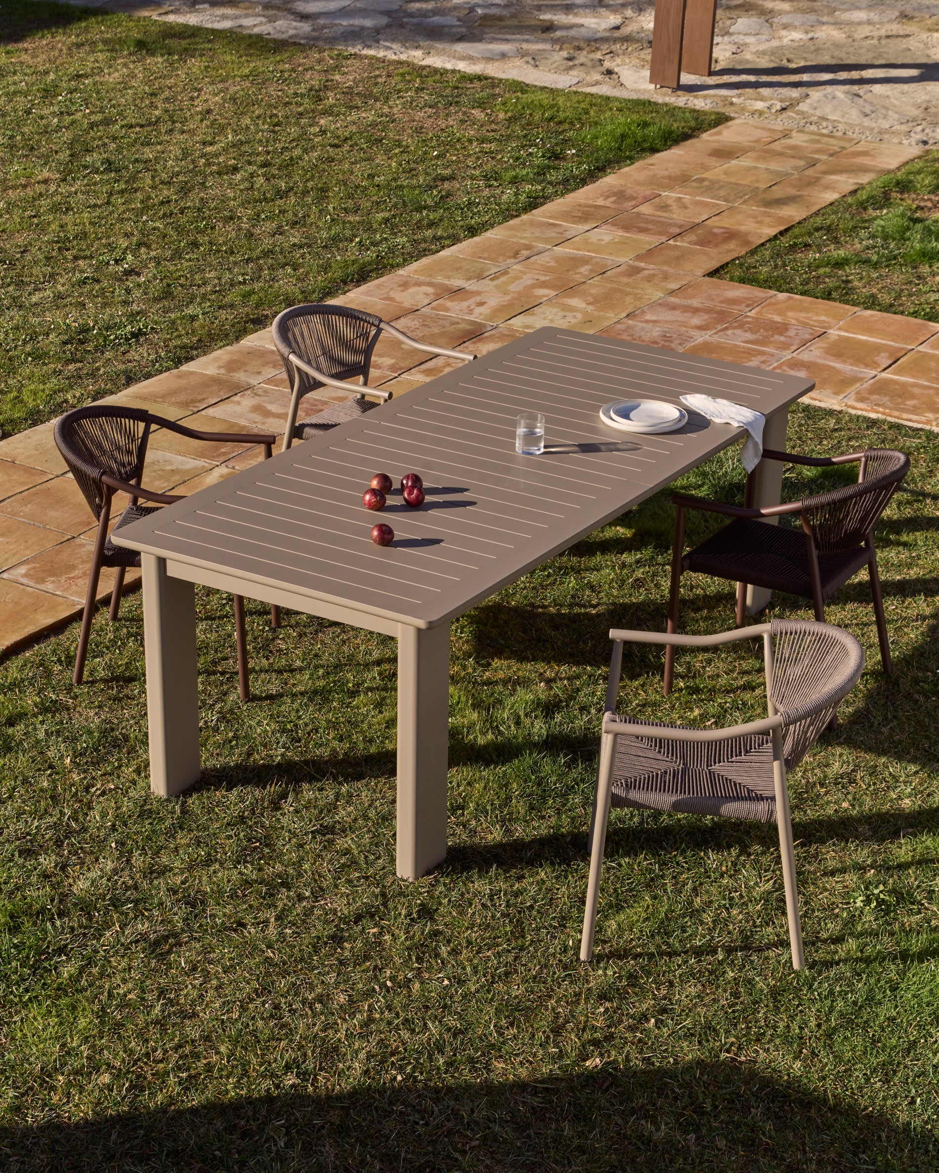 Záhradná stolička LIVADIA taupe